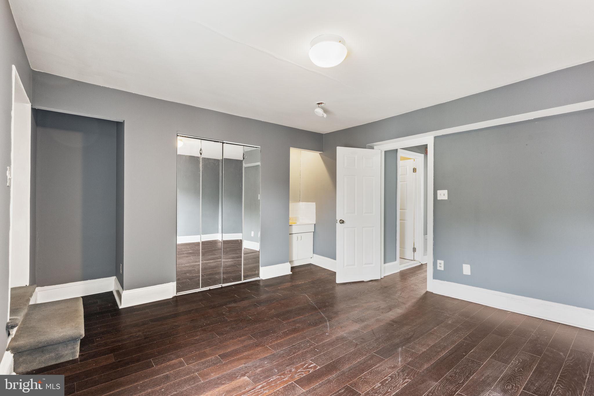 WASHINGTON SQ WEST - Residential Income
