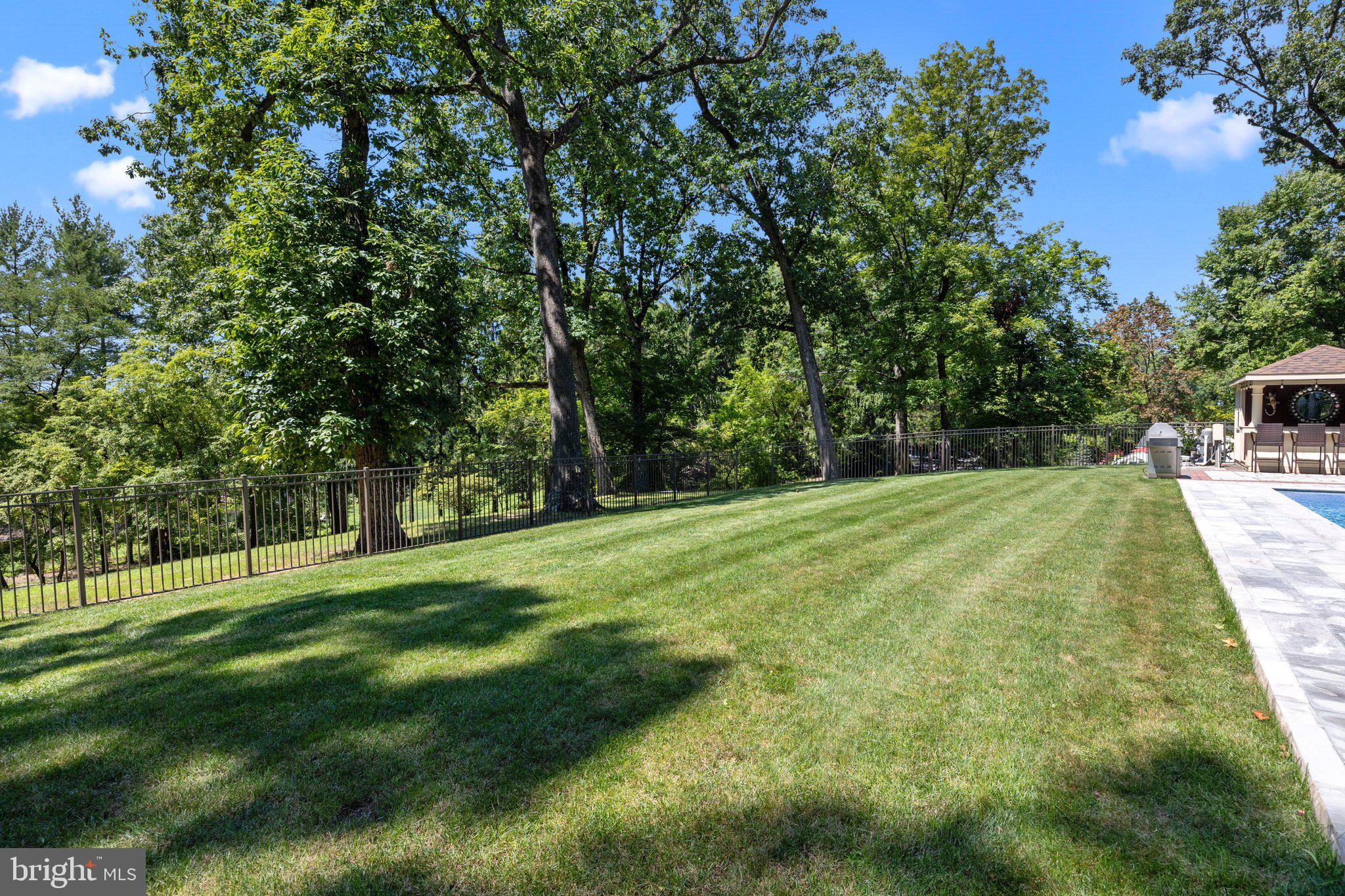 HUNTINGDON VALLEY - Residential