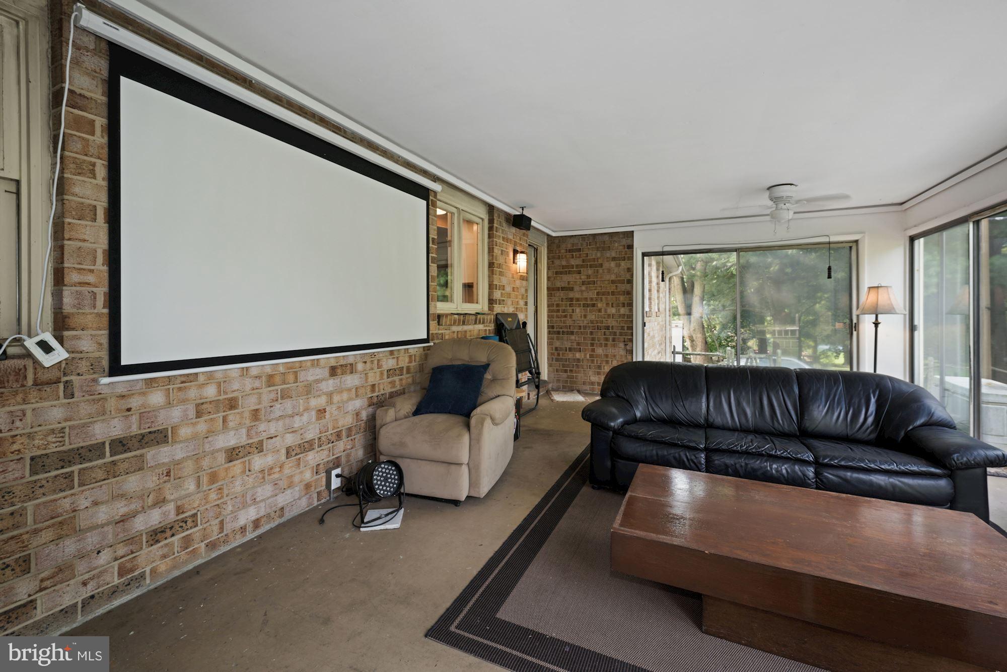 MOUNTAIN VIEW ESTATES - Residential