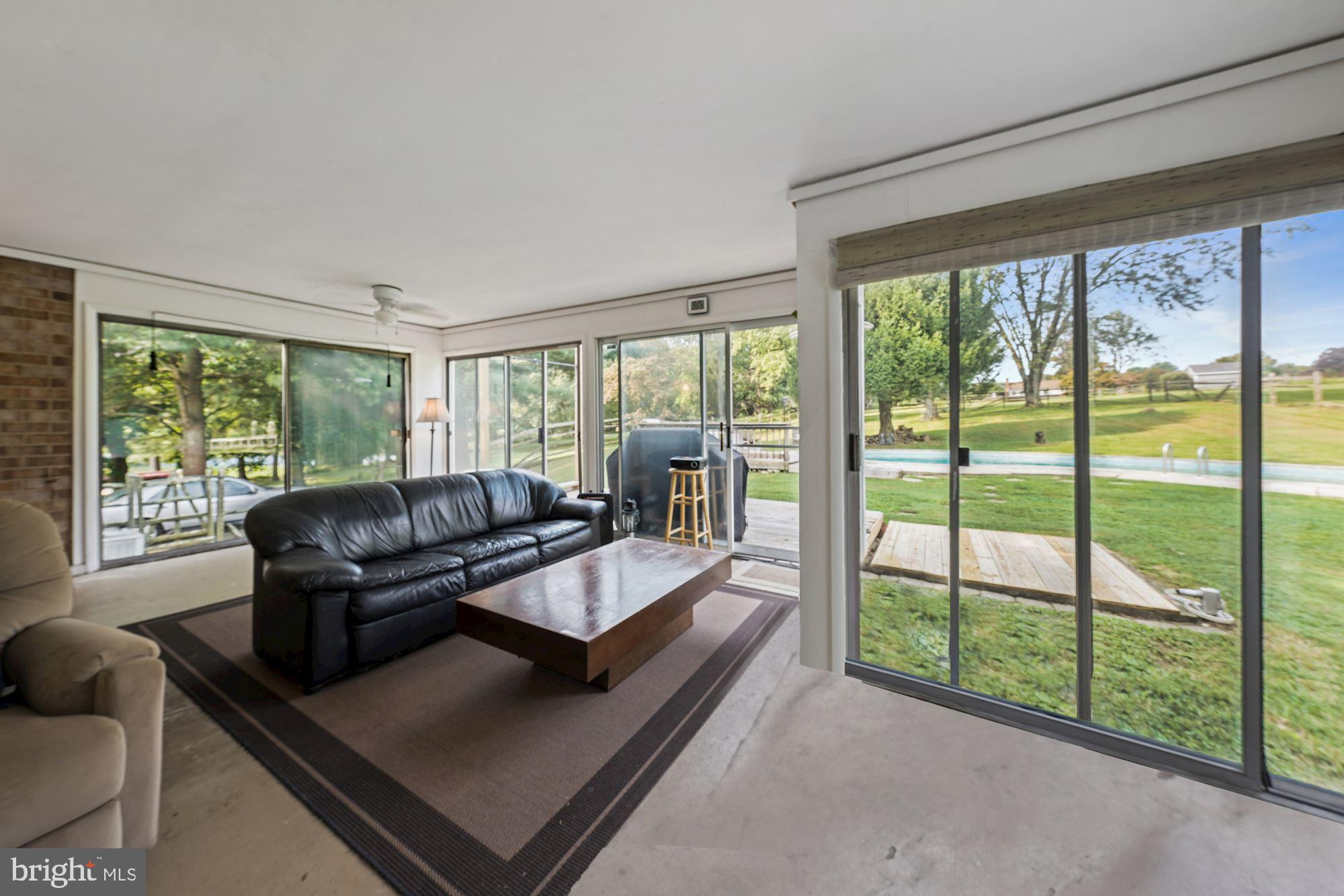 MOUNTAIN VIEW ESTATES - Residential