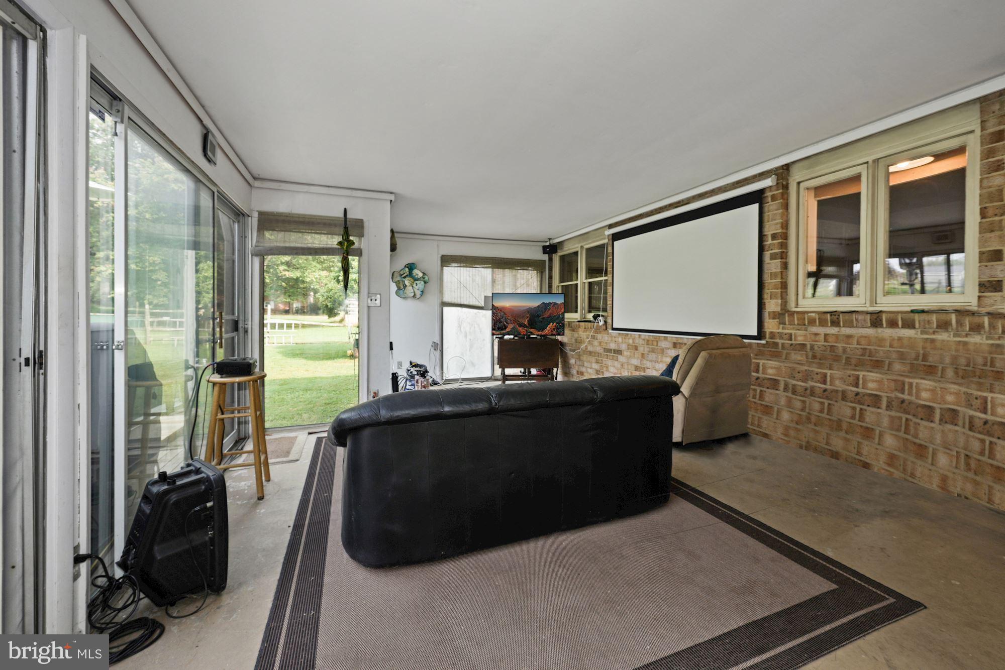 MOUNTAIN VIEW ESTATES - Residential