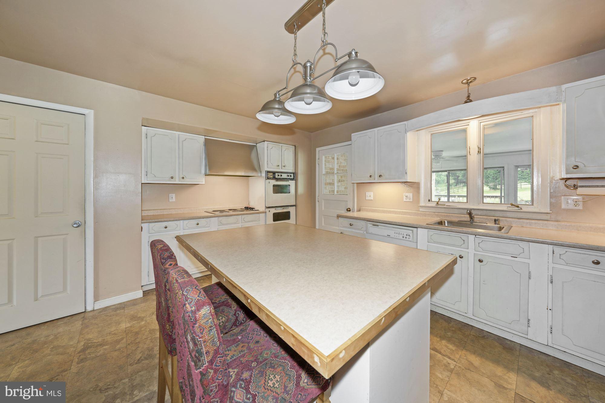 MOUNTAIN VIEW ESTATES - Residential