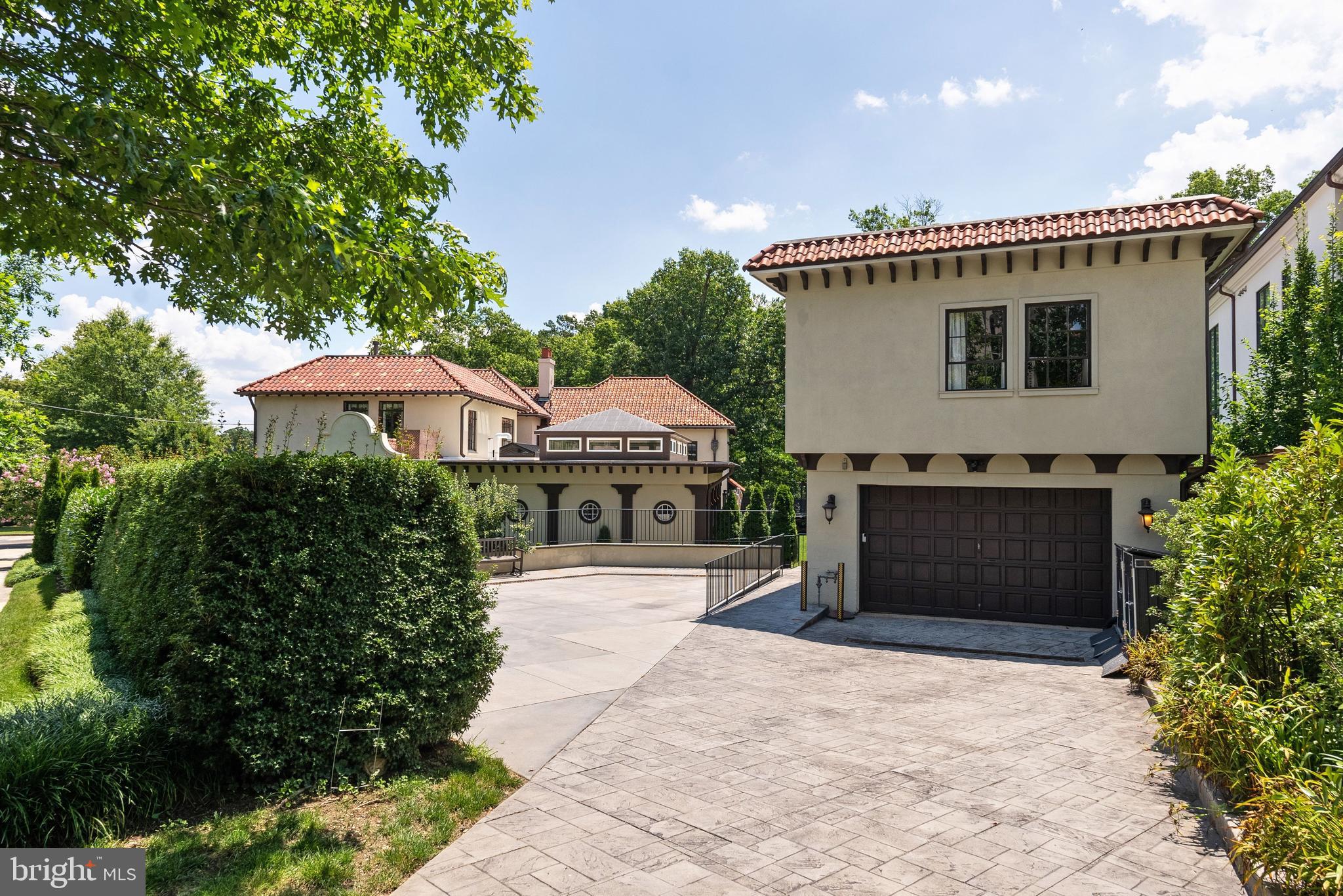 OBSERVATORY CIRCLE - Residential
