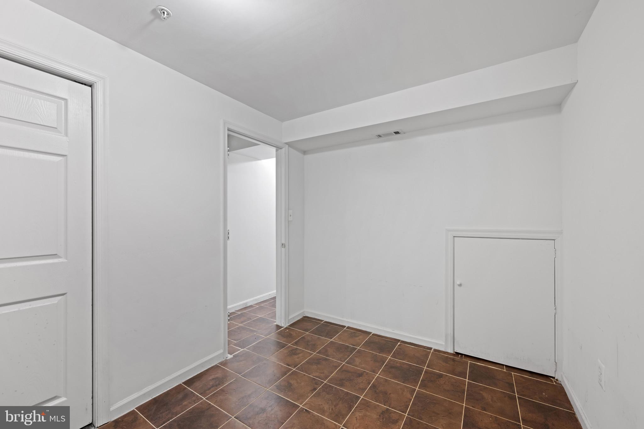 CLINTON ACRES - Residential