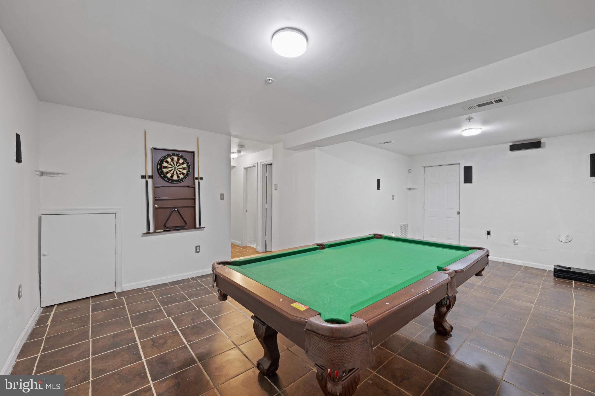 CLINTON ACRES - Residential