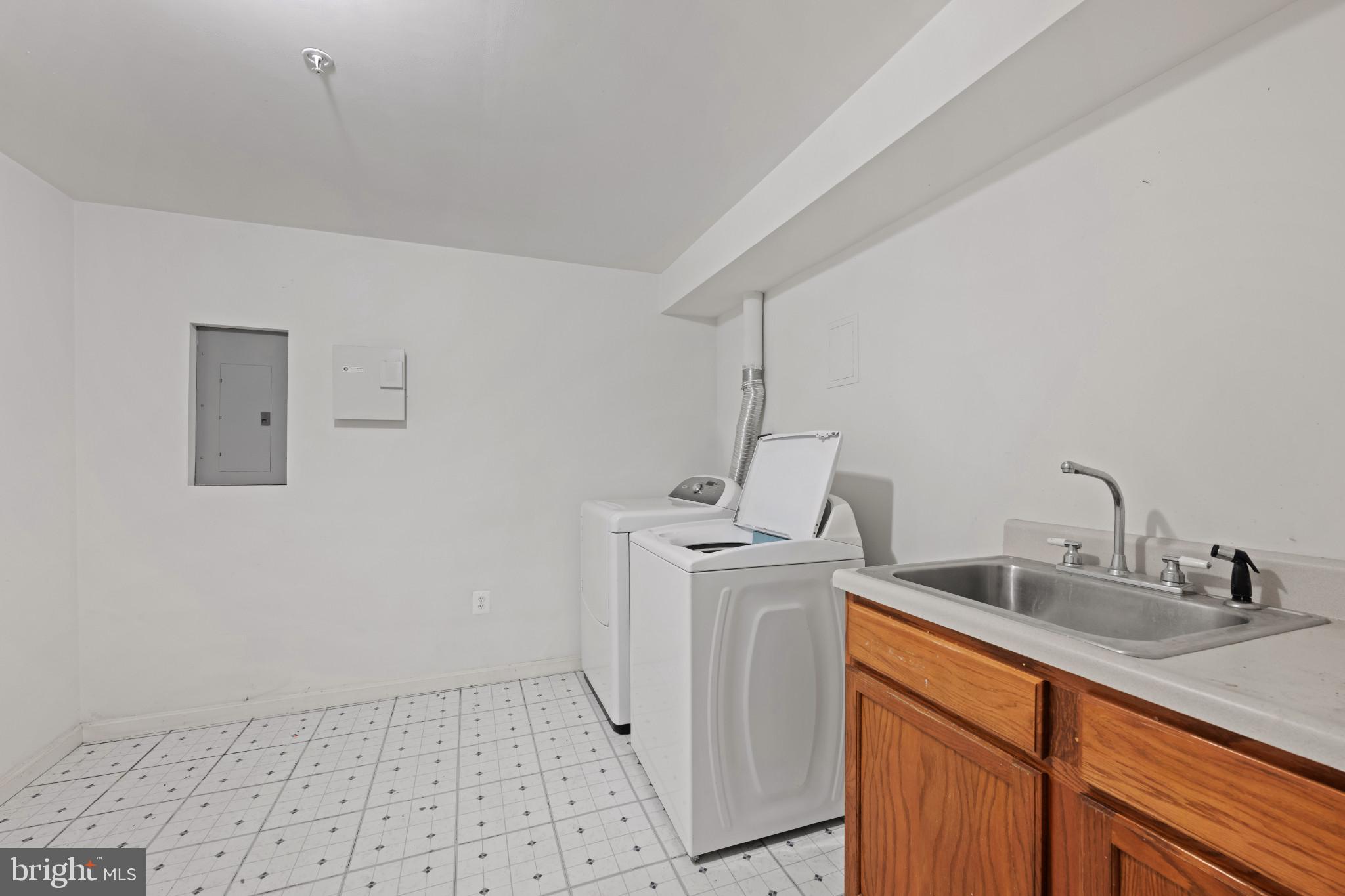 CLINTON ACRES - Residential