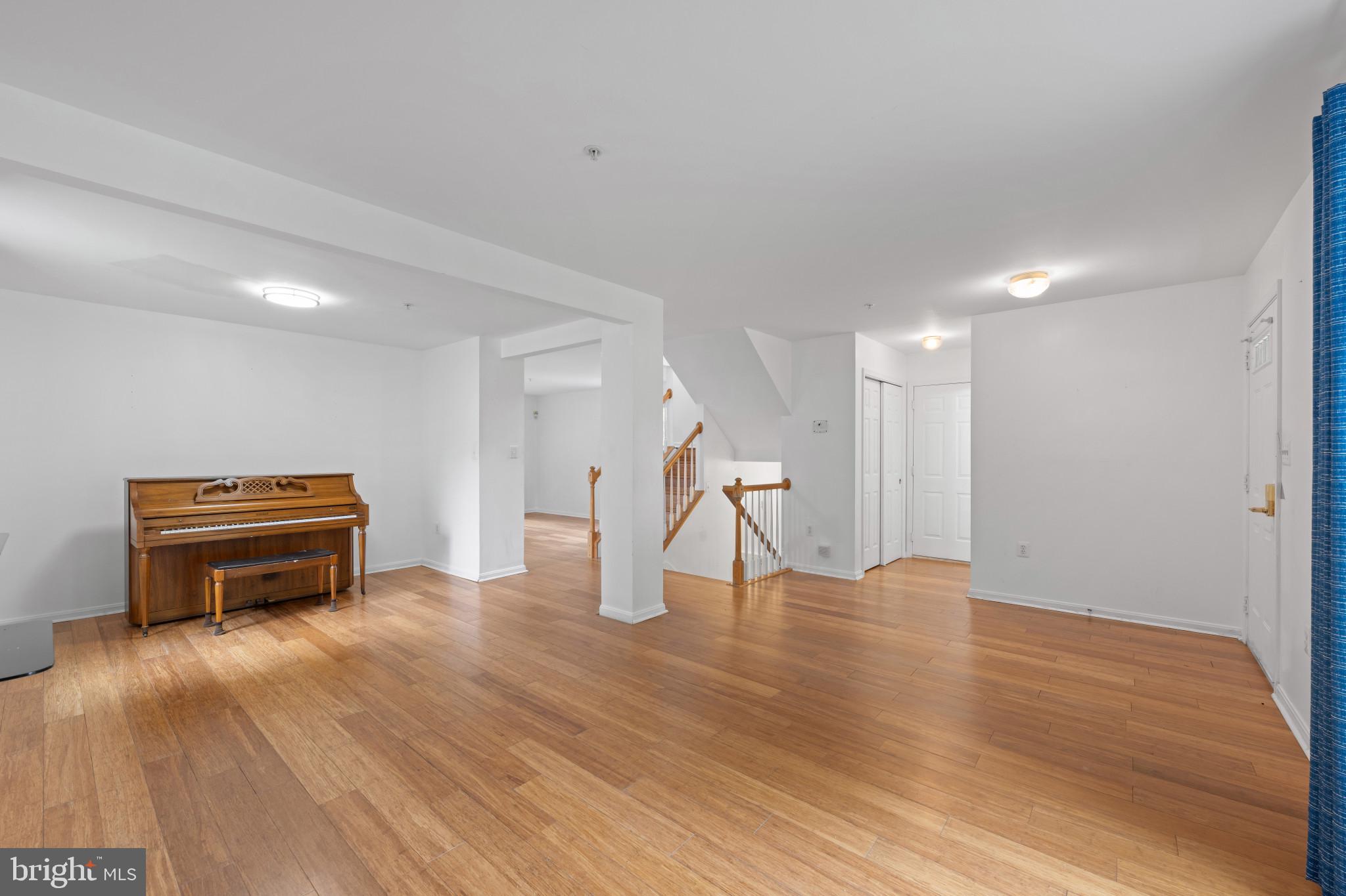 CLINTON ACRES - Residential