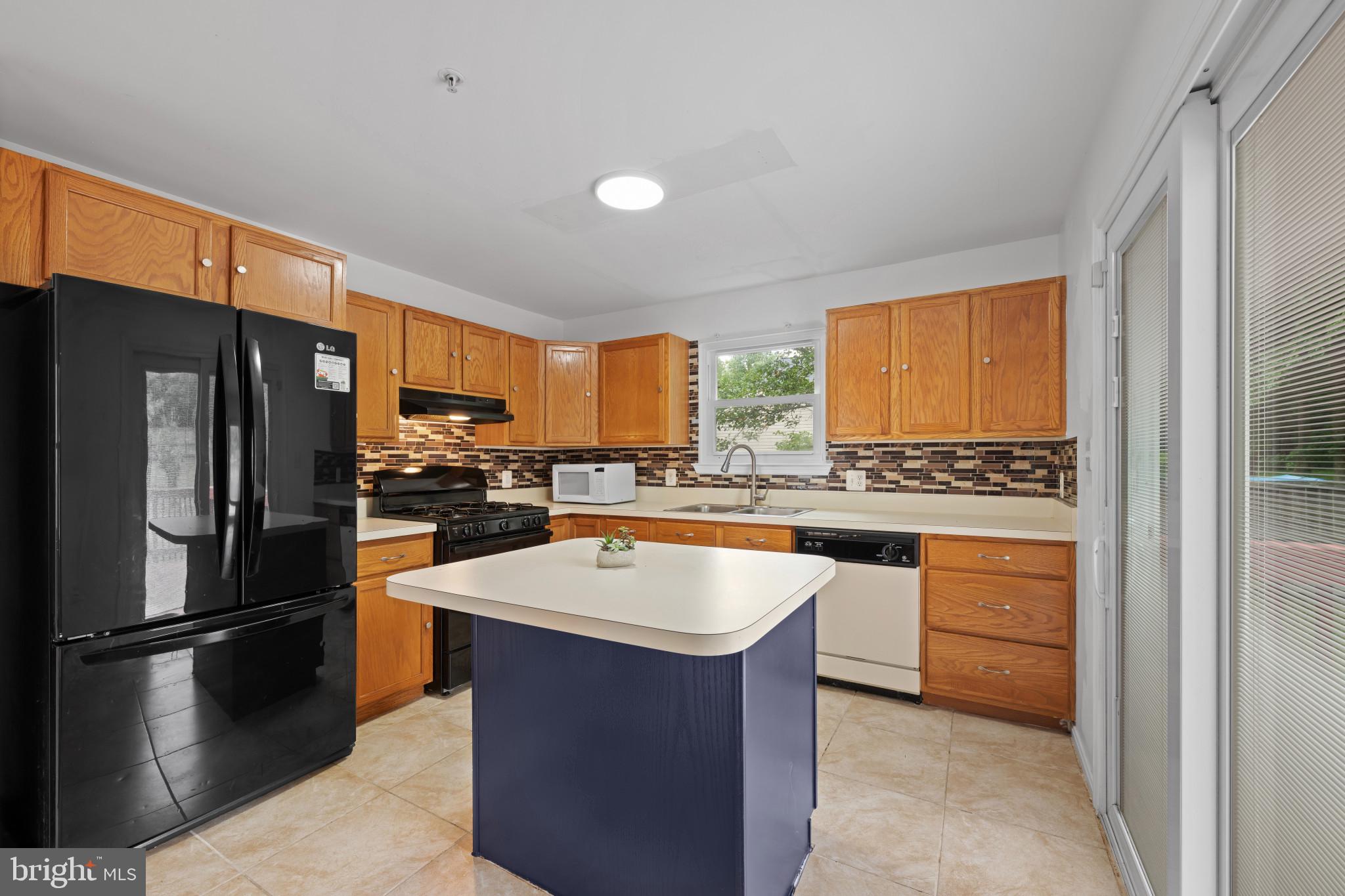 CLINTON ACRES - Residential