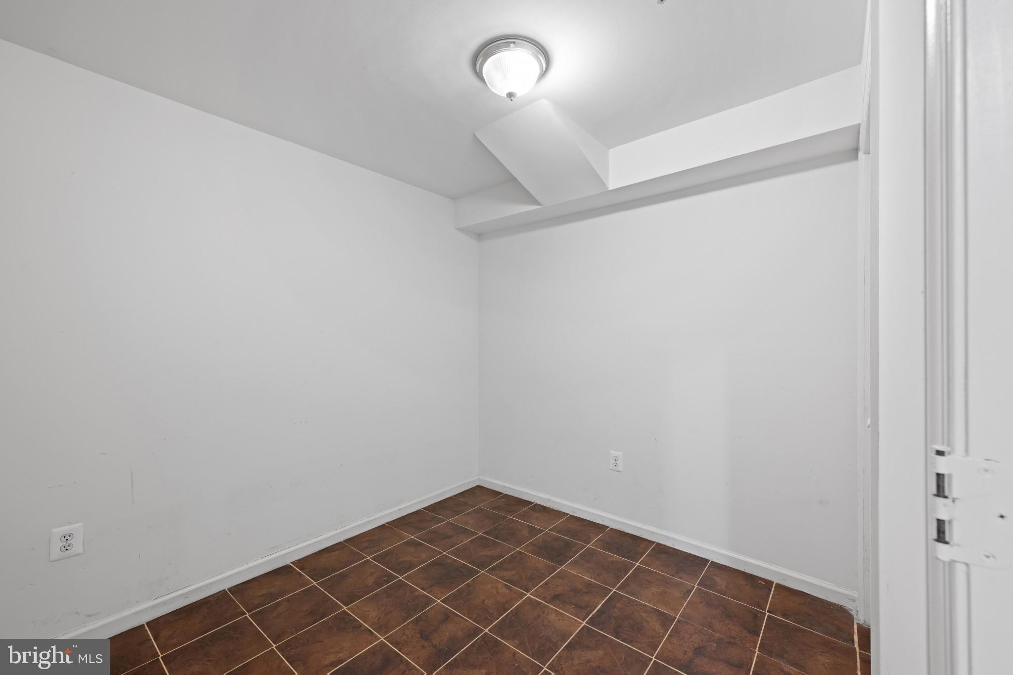 CLINTON ACRES - Residential