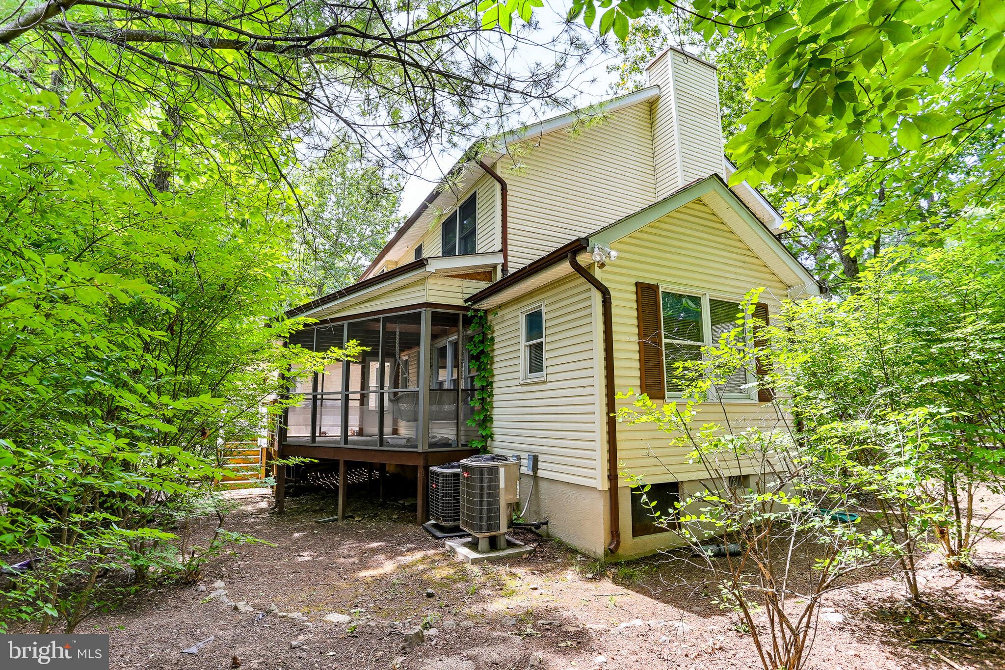 LAKEWOOD MANOR - Residential