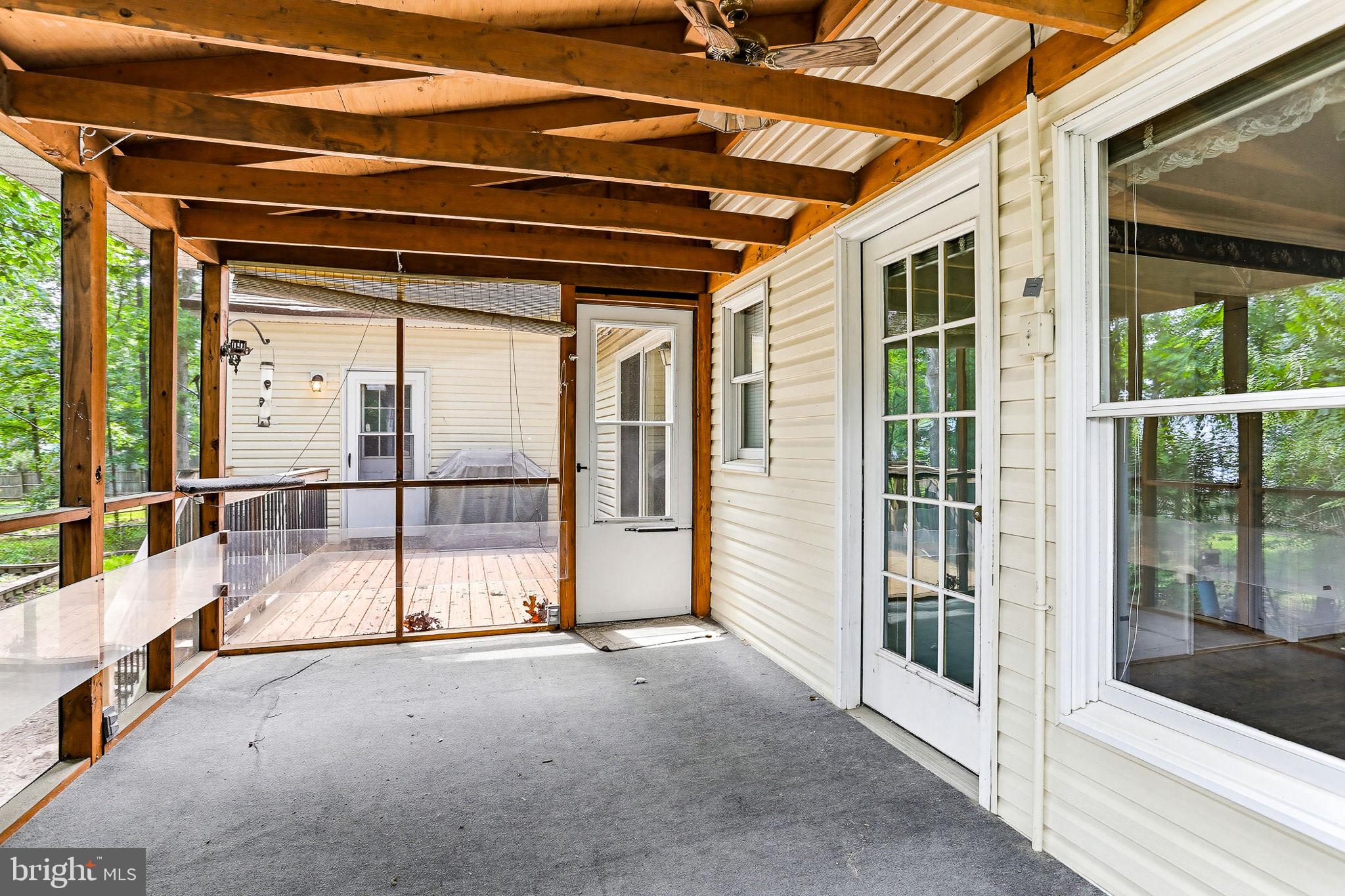 LAKEWOOD MANOR - Residential