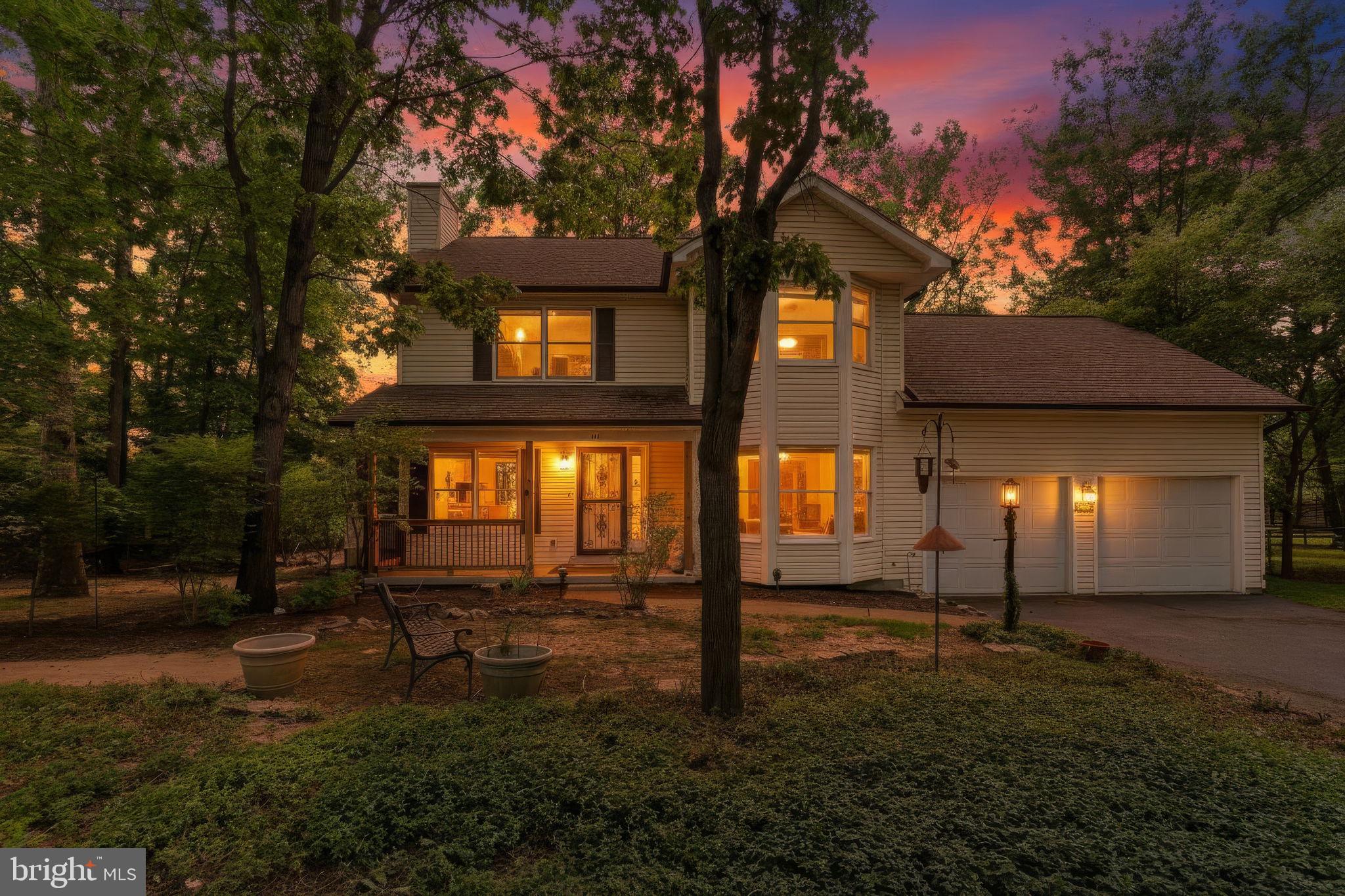 LAKEWOOD MANOR - Residential