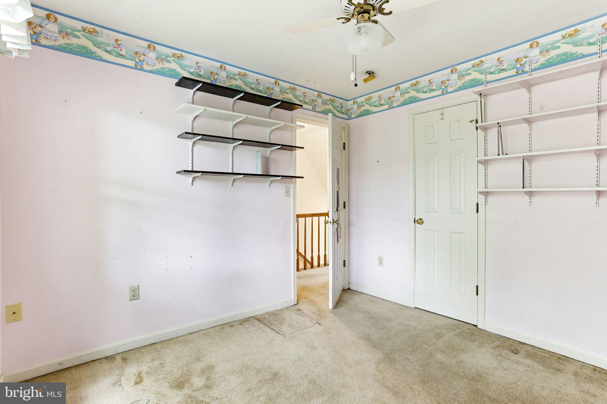 LAKEWOOD MANOR - Residential