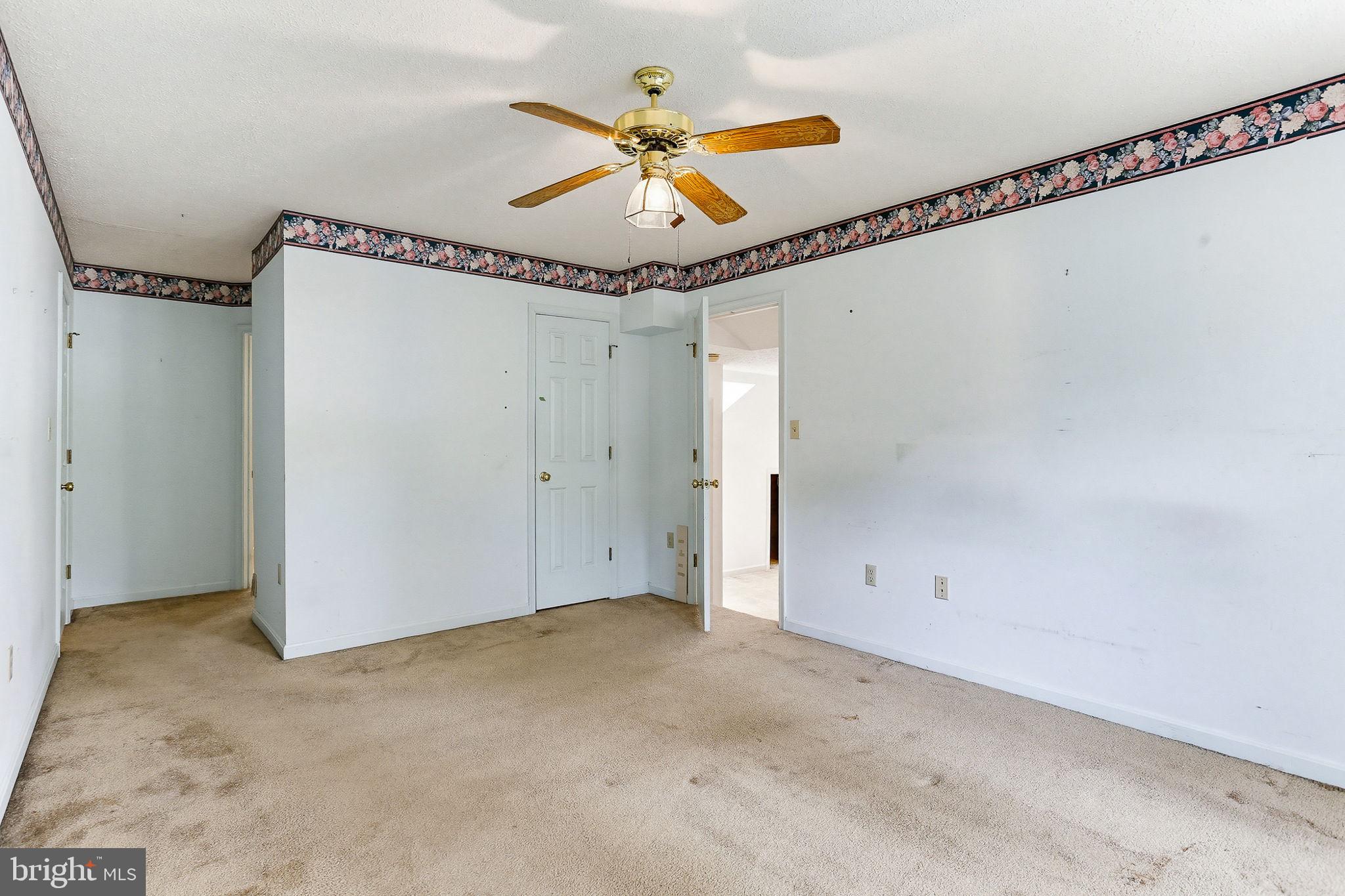 LAKEWOOD MANOR - Residential