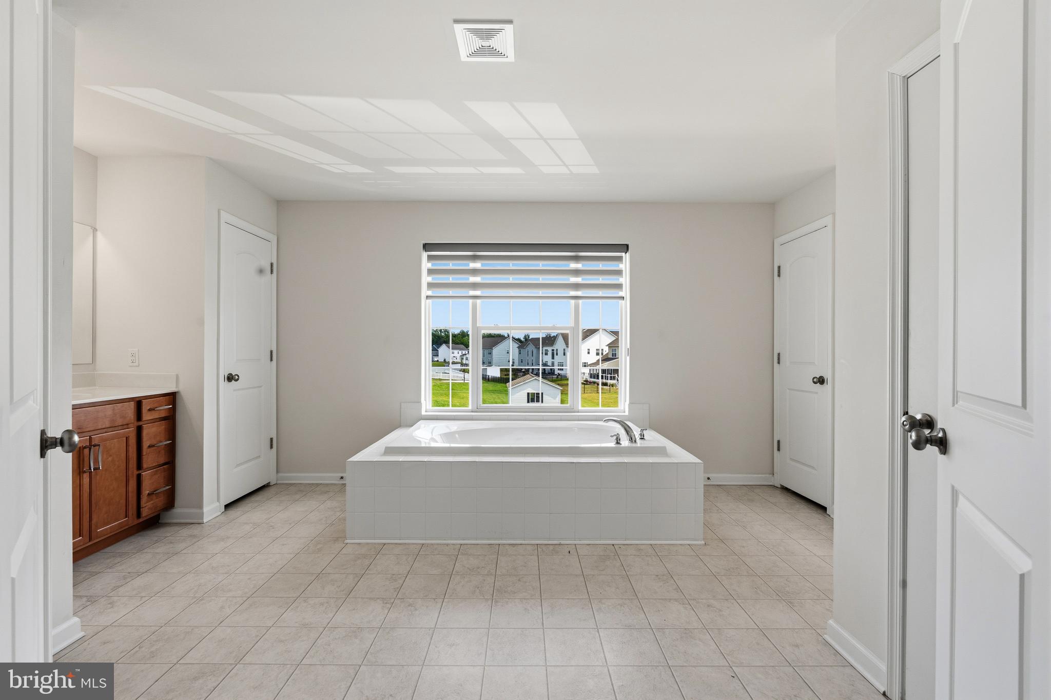 HIDDEN BROOK - Residential