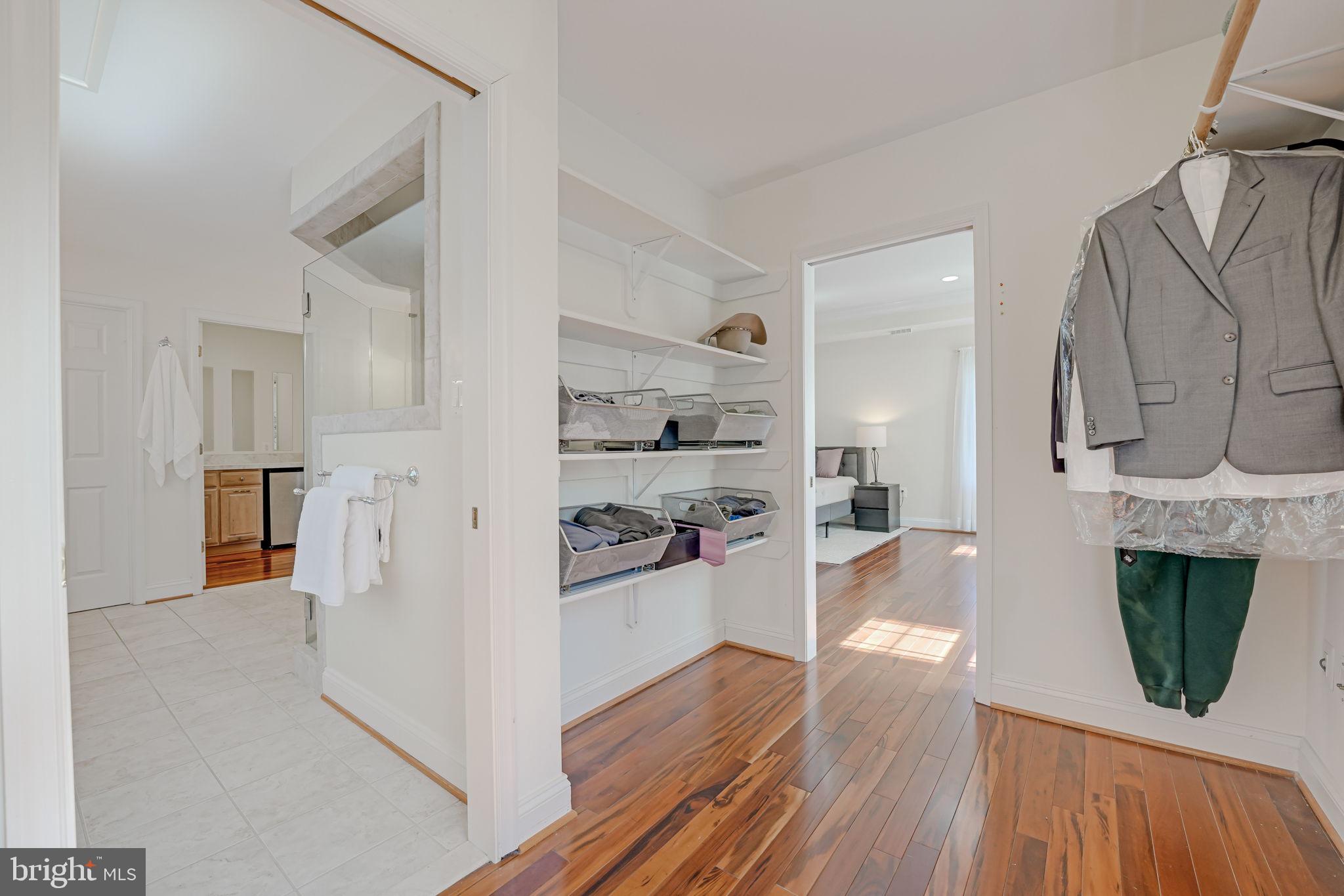 HUNTERS WOODS - Residential