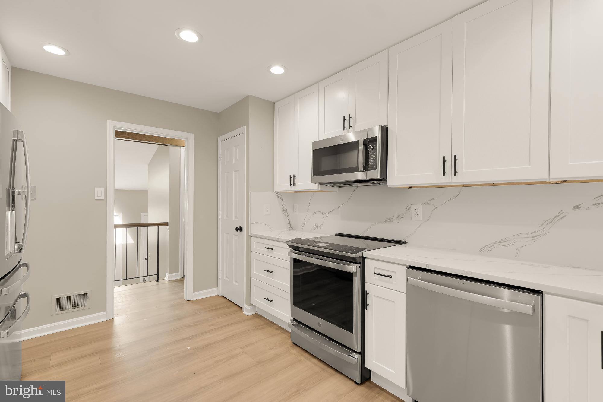 LAKE RIDGE - Residential