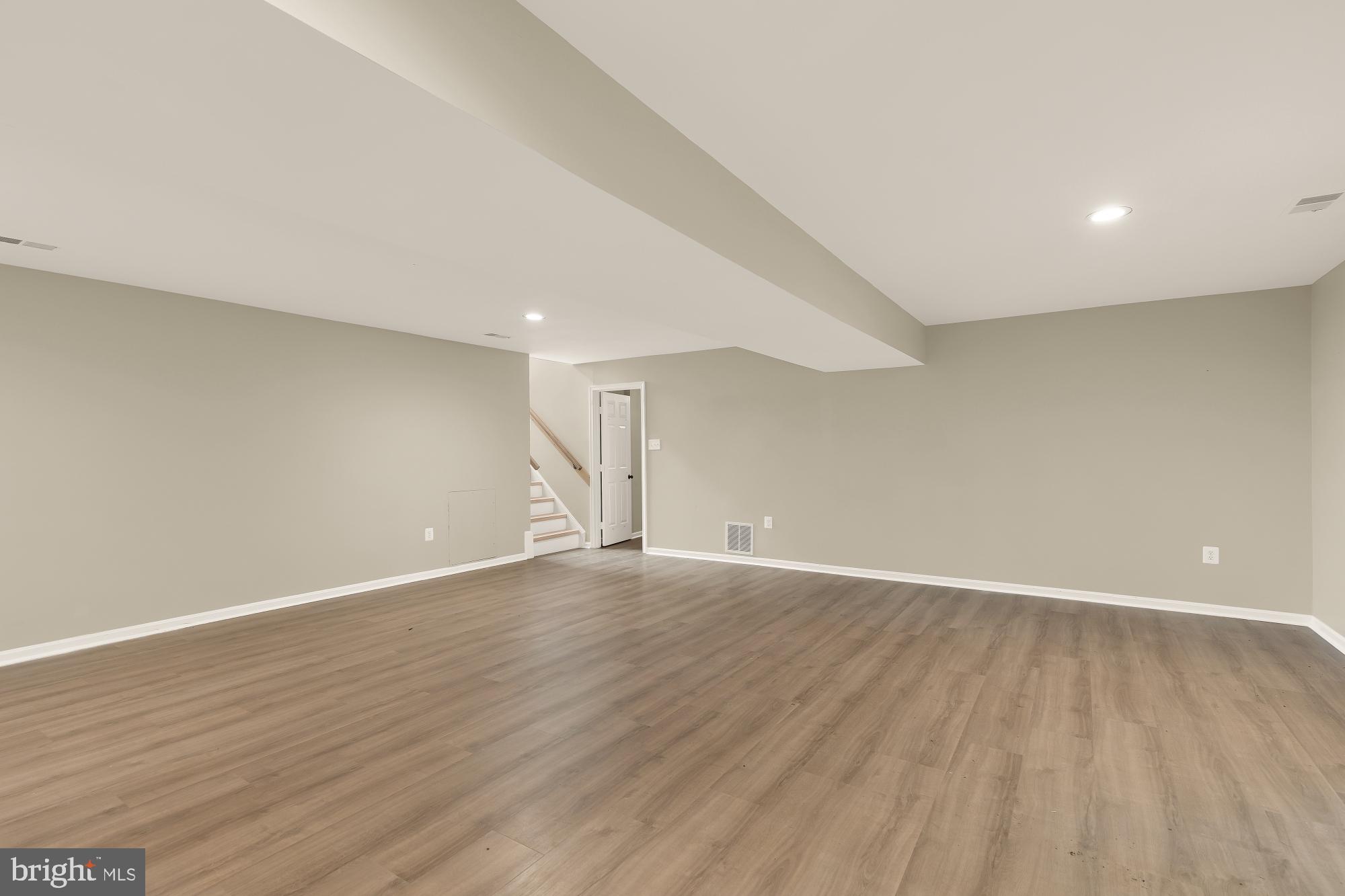 LAKE RIDGE - Residential