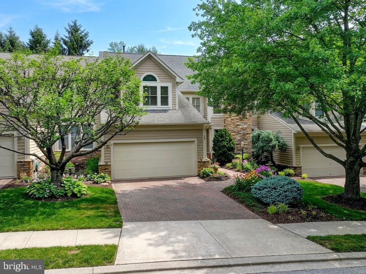 PEBBLE CREEK - Residential