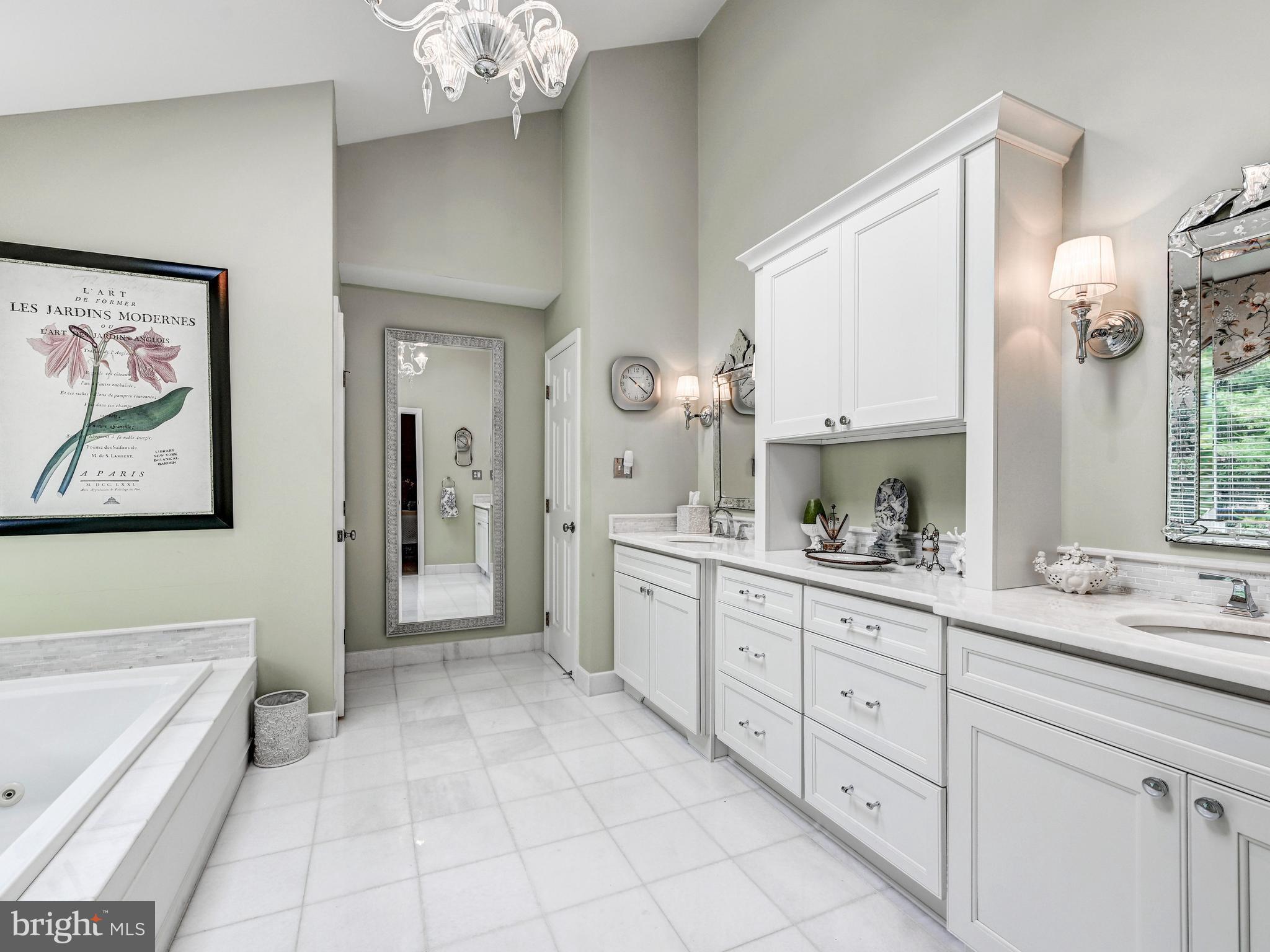 PEBBLE CREEK - Residential