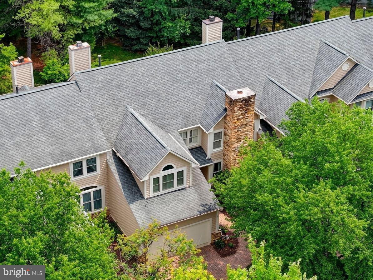 PEBBLE CREEK - Residential