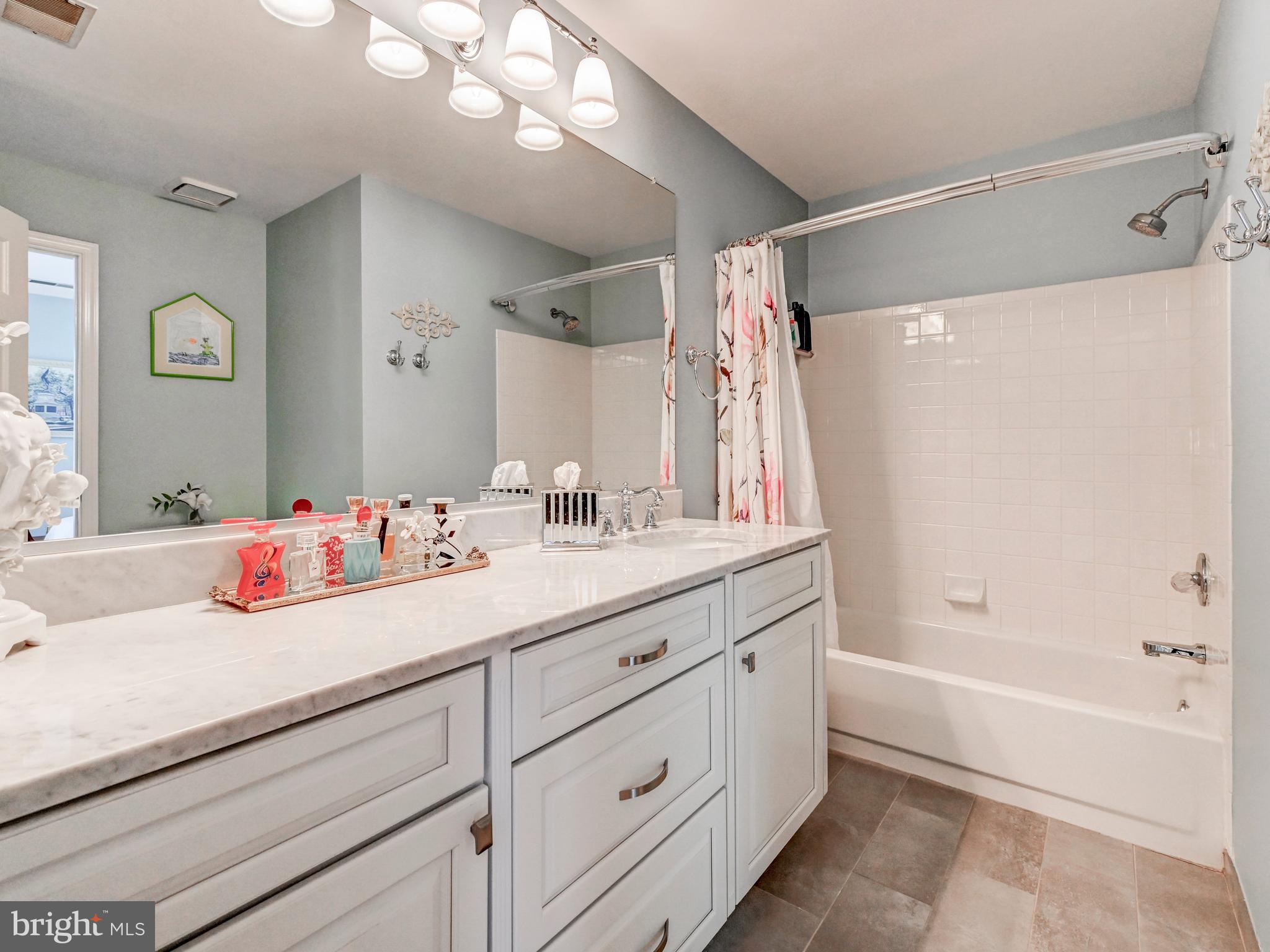 PEBBLE CREEK - Residential