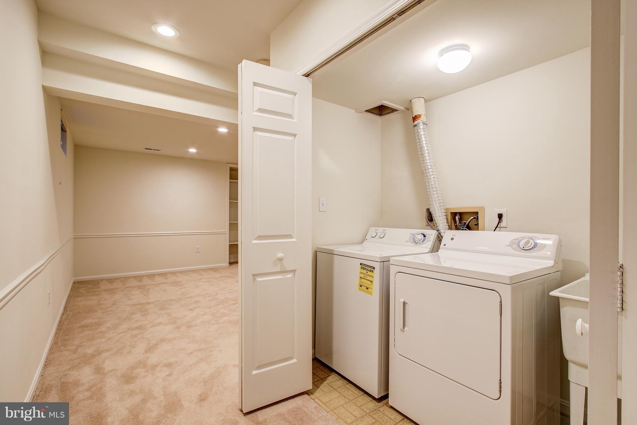 DERWOOD STATION - Residential