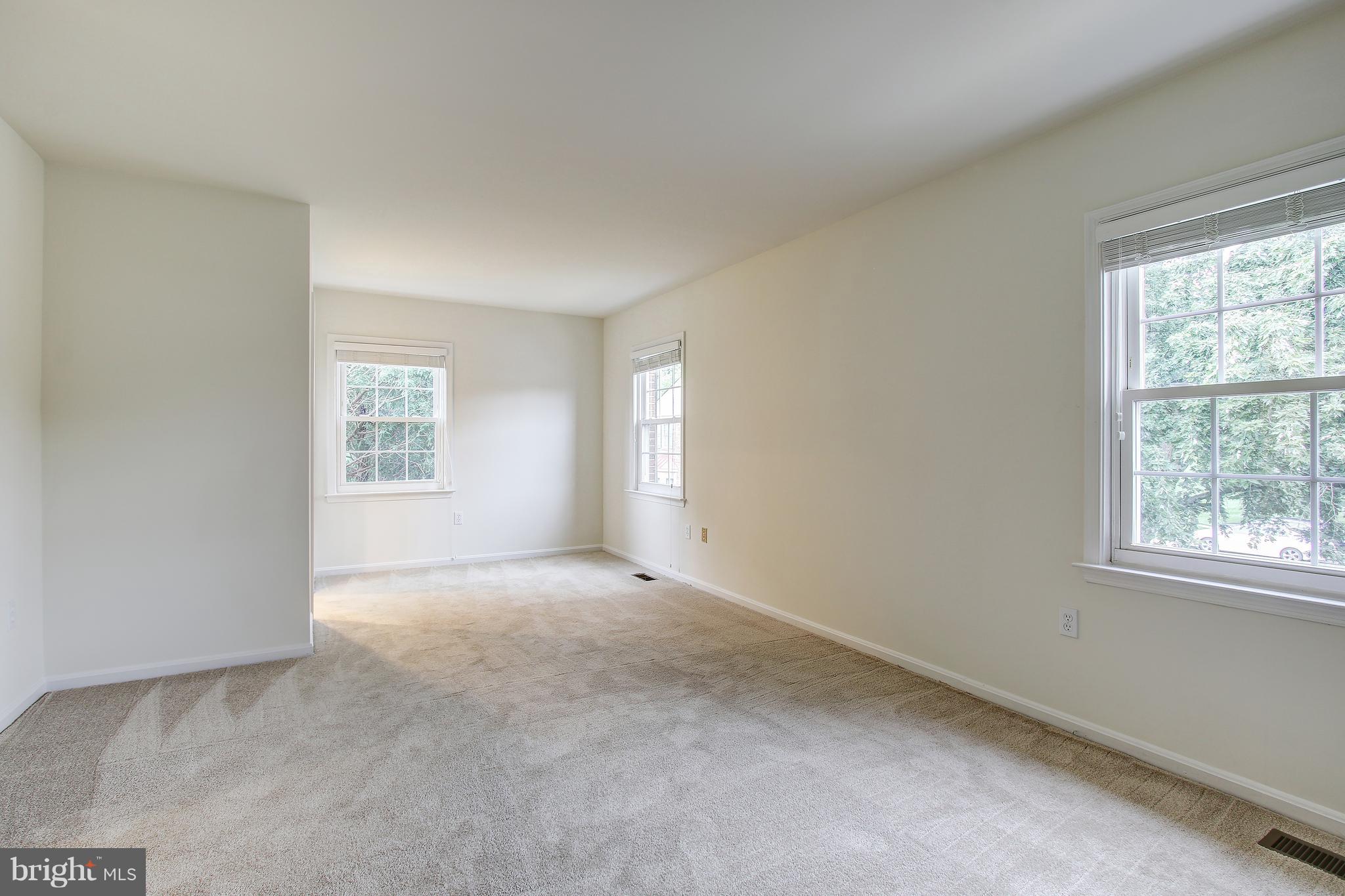 DERWOOD STATION - Residential