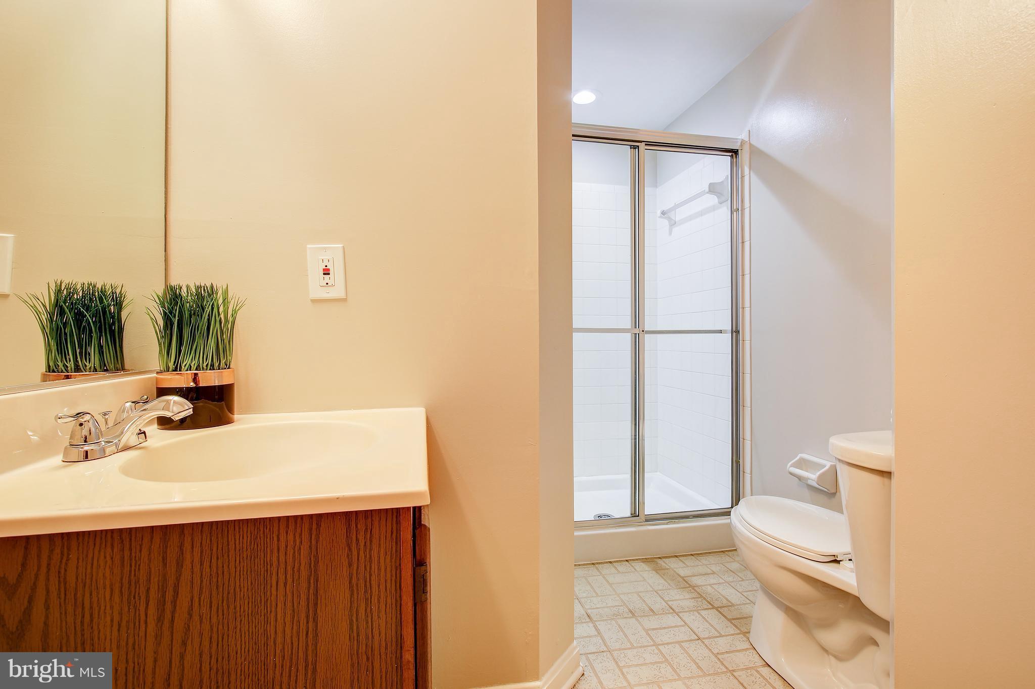 DERWOOD STATION - Residential