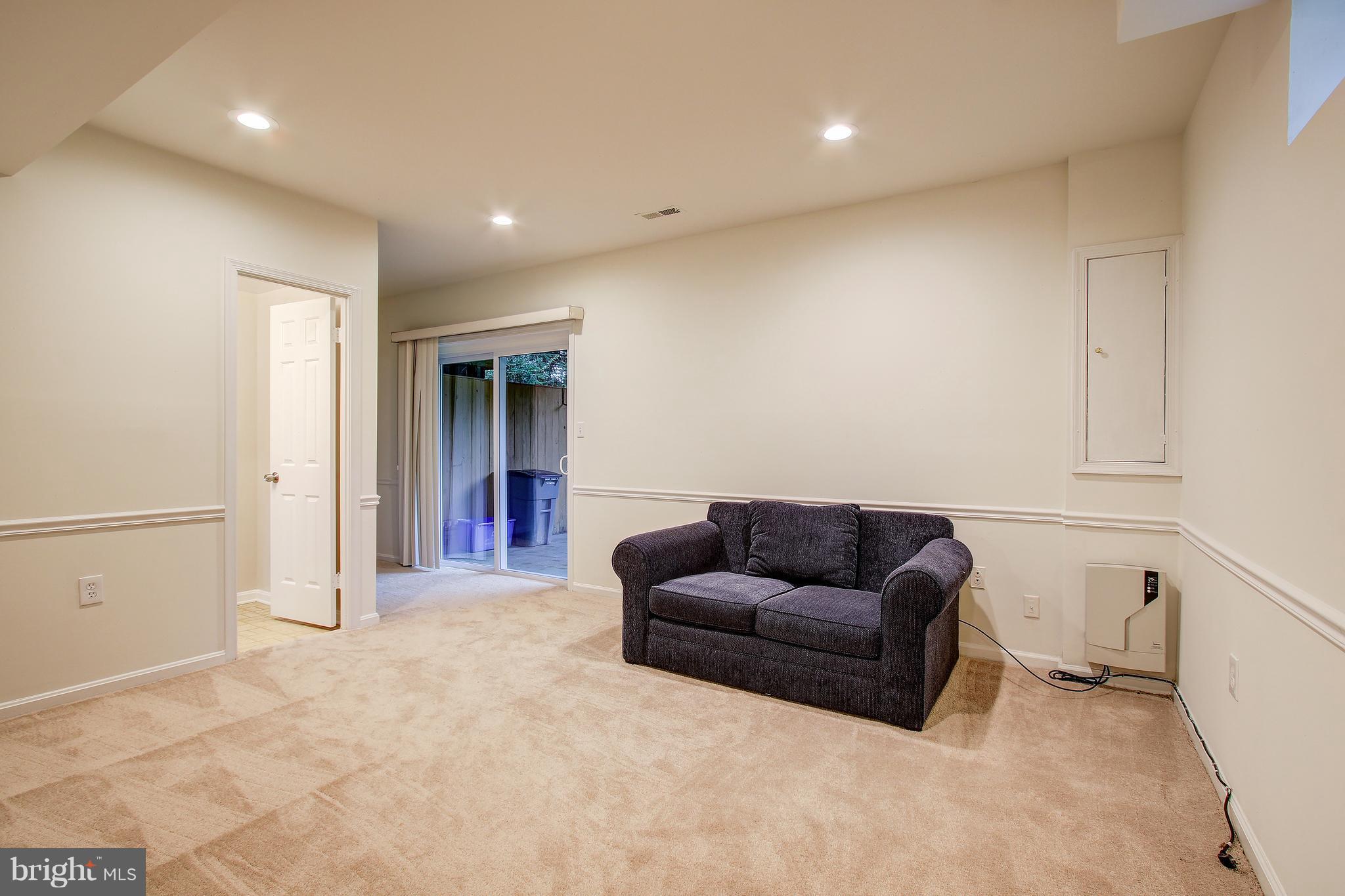 DERWOOD STATION - Residential