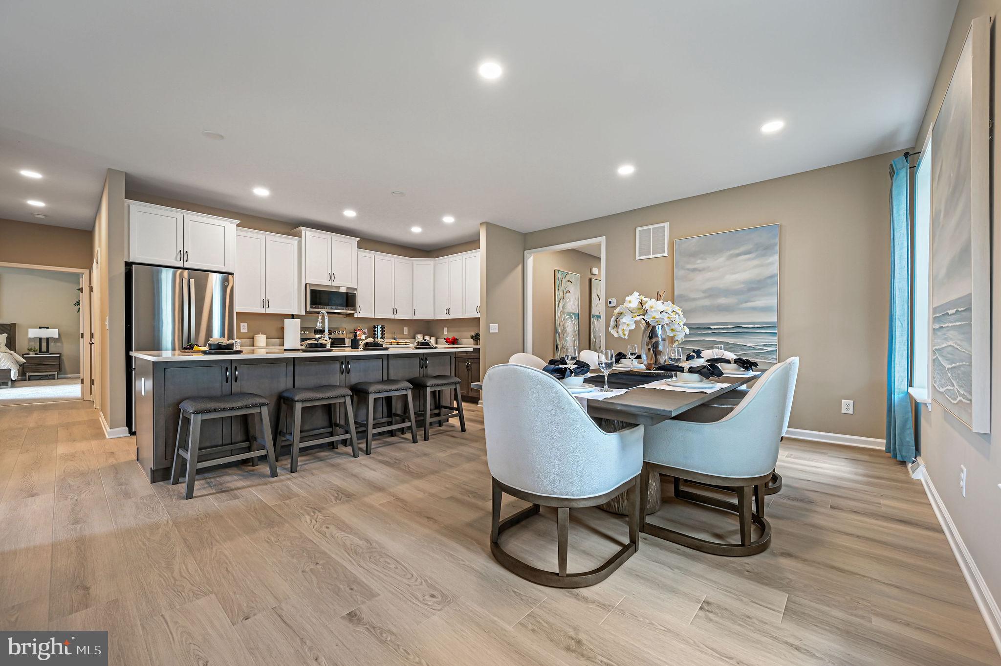 POTNETS LAKESIDE - Residential