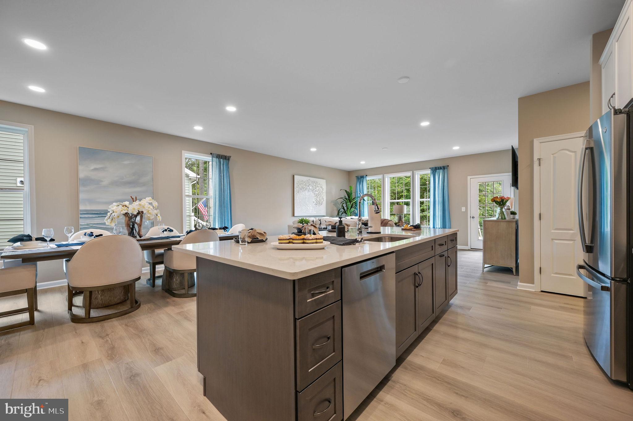 POTNETS LAKESIDE - Residential