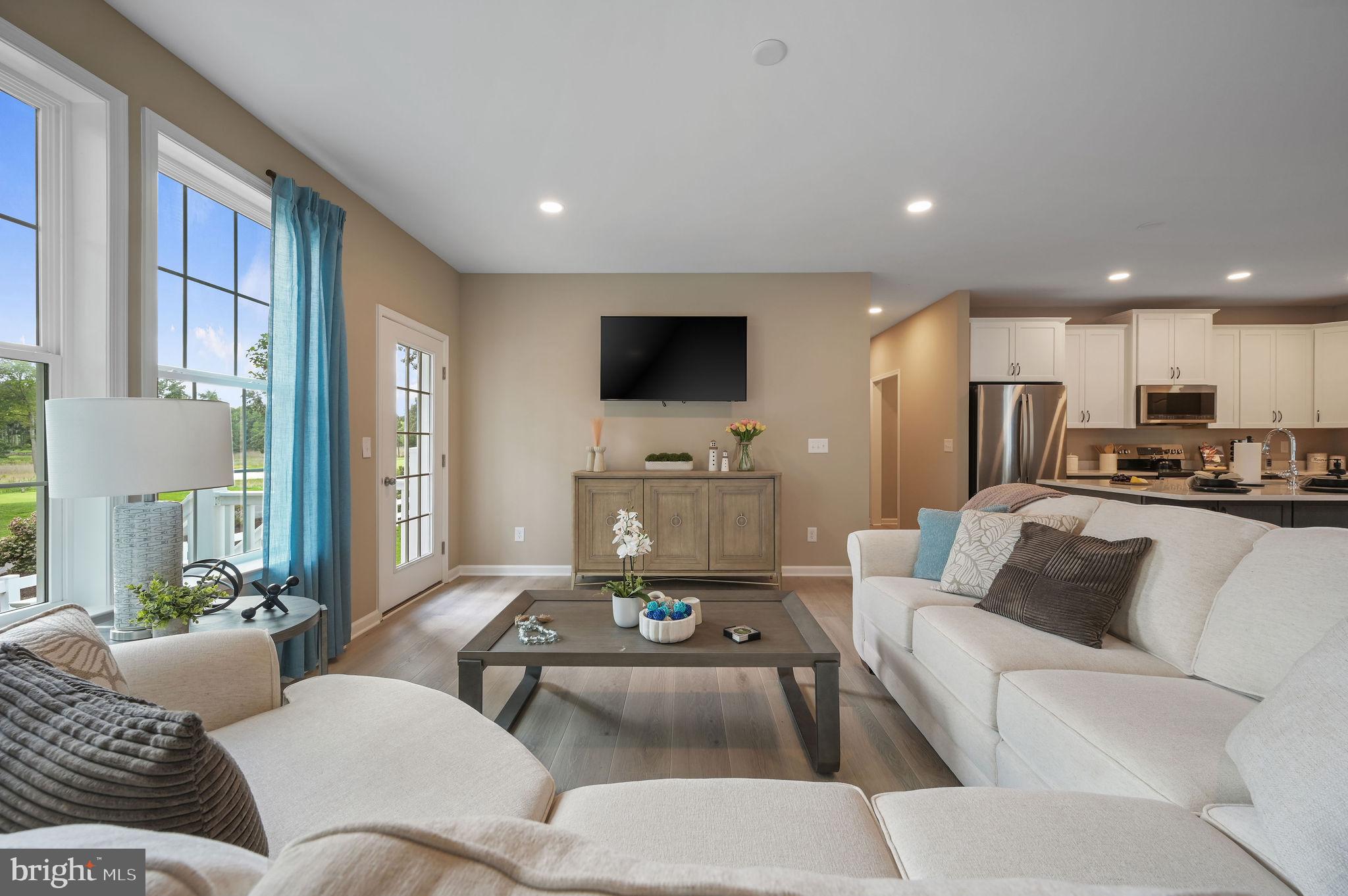 POTNETS LAKESIDE - Residential