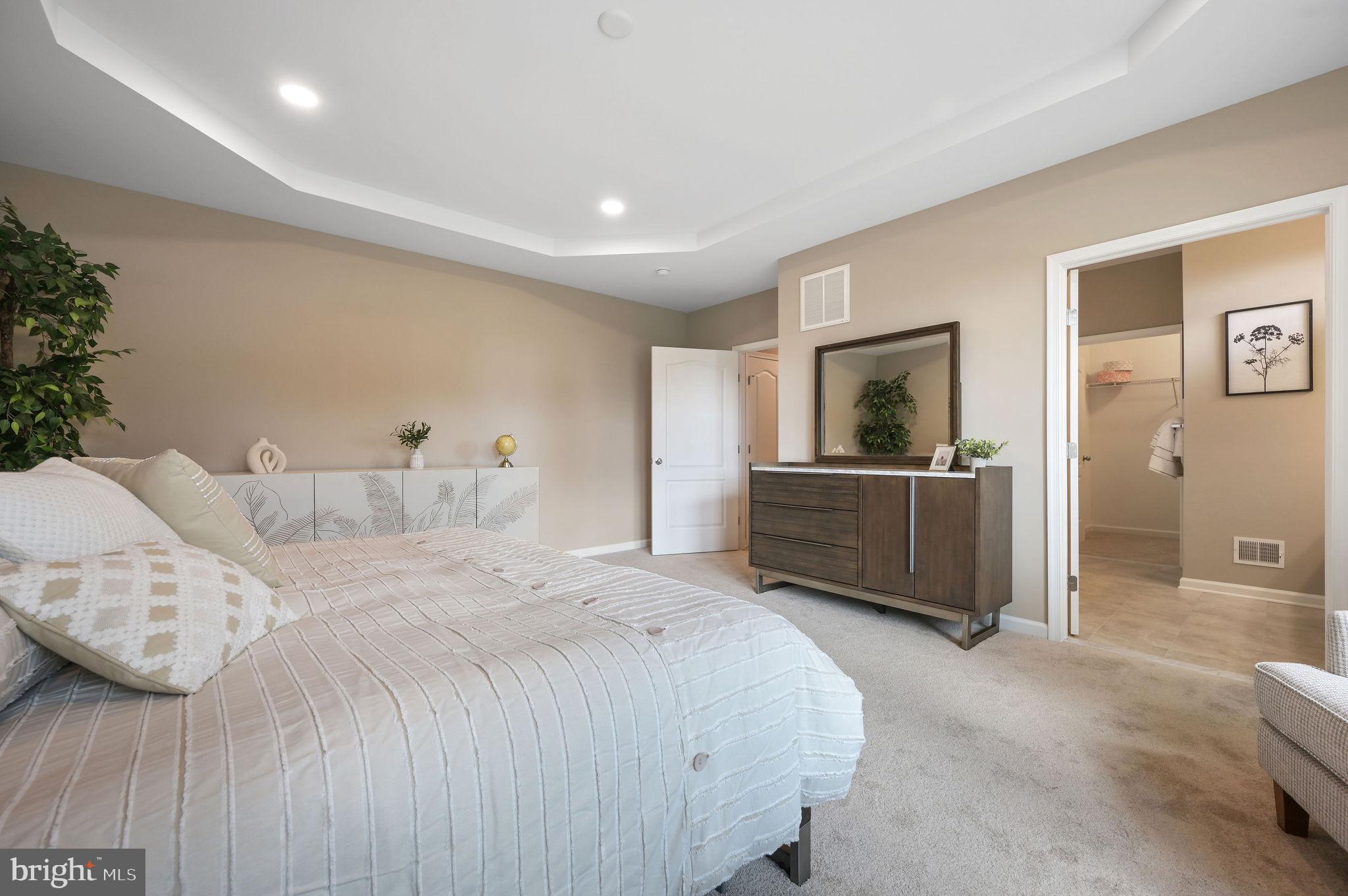 POTNETS LAKESIDE - Residential