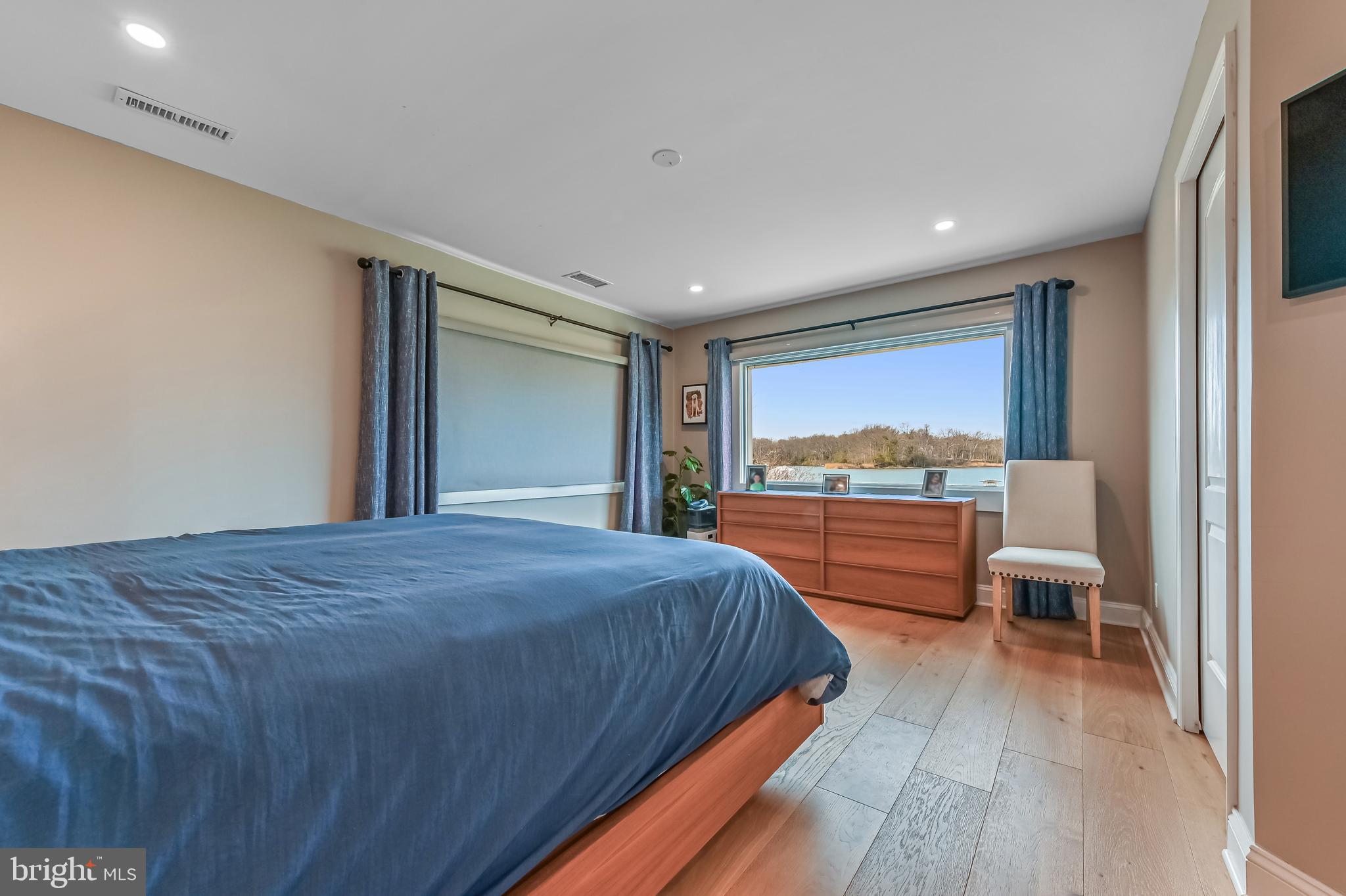 LOCH HAVEN - Residential