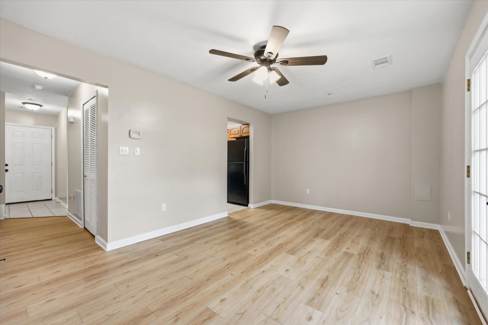 ROBINS GLENN - Residential
