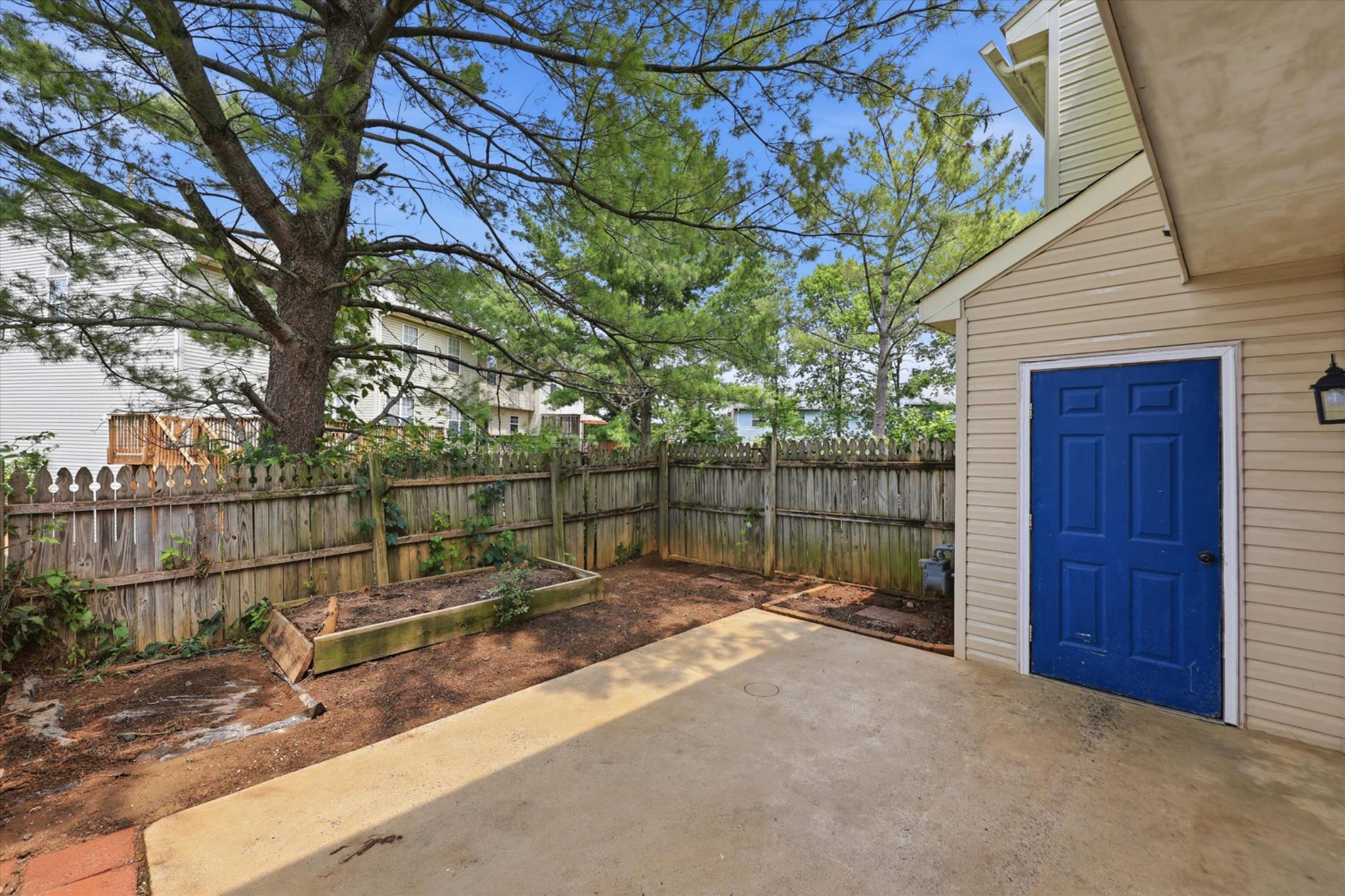 ROBINS GLENN - Residential