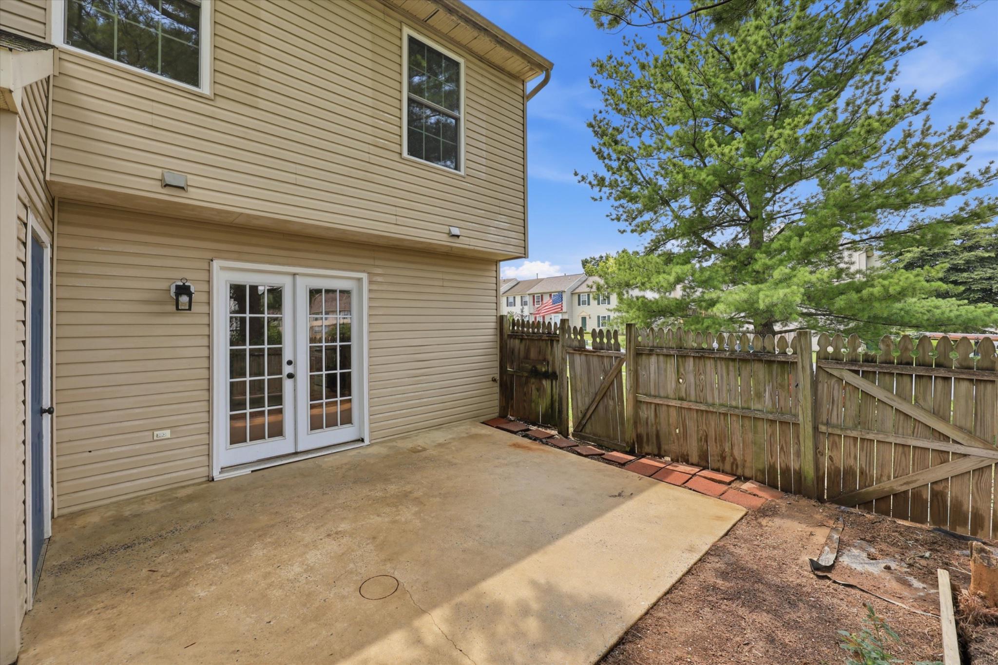 ROBINS GLENN - Residential