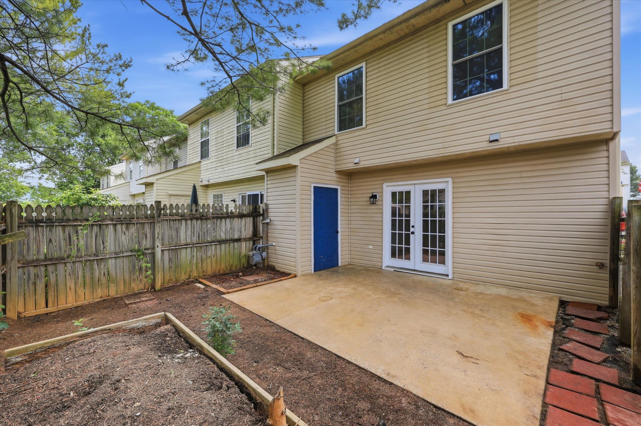 ROBINS GLENN - Residential