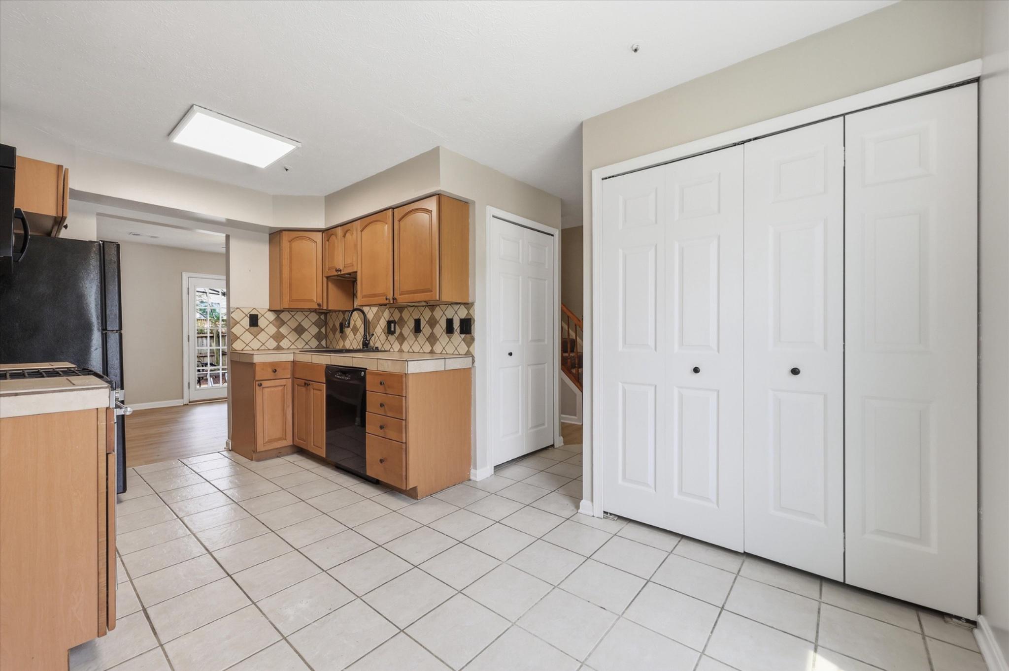 ROBINS GLENN - Residential