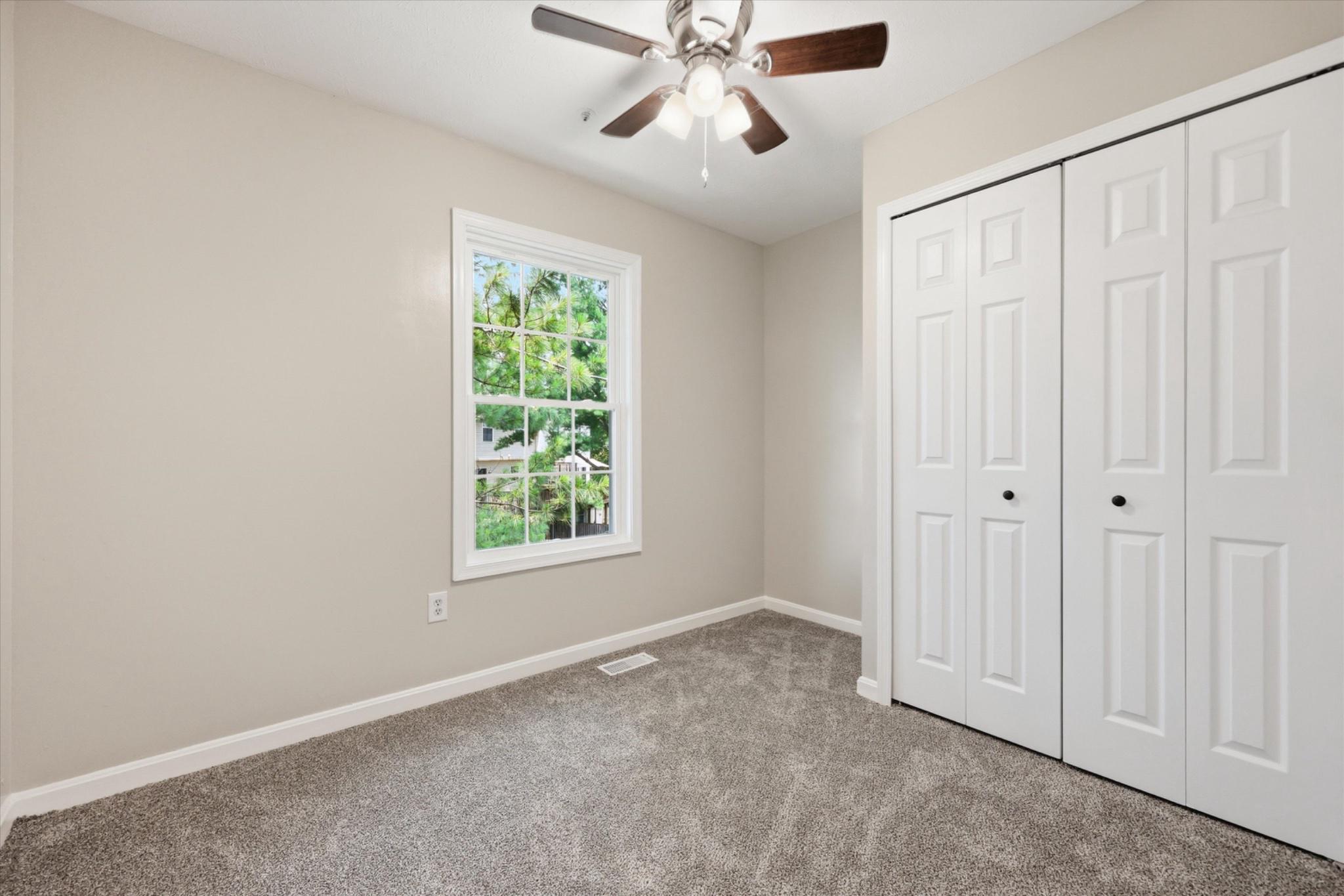 ROBINS GLENN - Residential