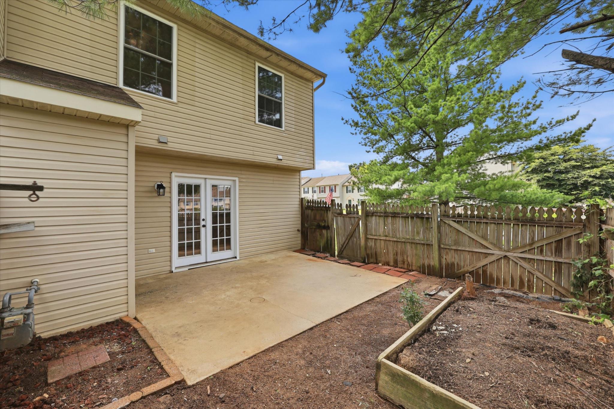 ROBINS GLENN - Residential