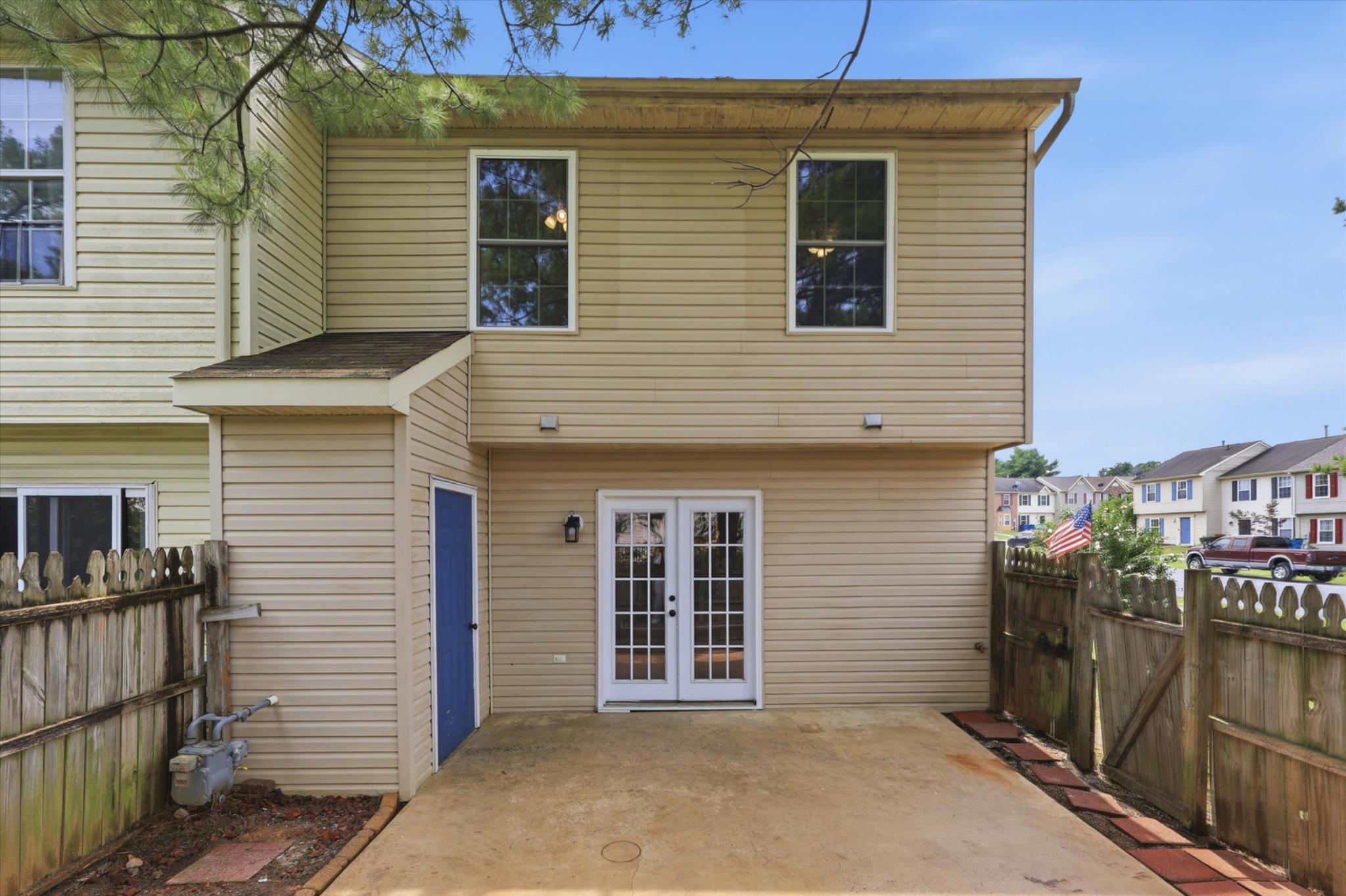 ROBINS GLENN - Residential