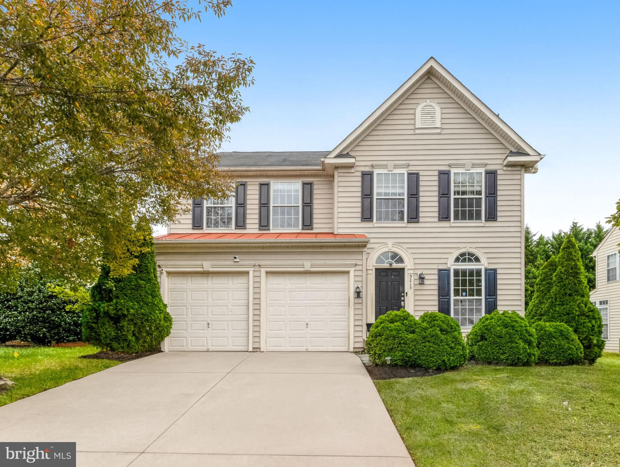 Exceptional home in the sought-after community, The Falls at Lee's Parke! Lovingly maintained, this home welcomes you with gleaming hardwood floors and a soaring two story foyer. The chef's kitchen provides ample space to meal prep and cook, including double ovens, stainless steel appliances, large 42" cabinets, and a large kitchen island. The breakfast space and open family room make entertaining and gathering seamless and comfortable. The main level office is tucked away for privacy and convenience, while the formal living room and dining room offer additional space to spread out or host guests. Upstairs, the primary bedroom retreat features a large walk in closet, as well as en suite bathroom with double sinks, soaking tub, and walk in shower. Three additional large bedrooms and full bathroom complete the upper level. The finished basement is perfect for movie nights and game nights, with a full bathroom, and potential for 5th legal bedroom. 

Conveniently located just minutes from major commuter routes, shopping, dining, entertaining, and more. MUST SEE!