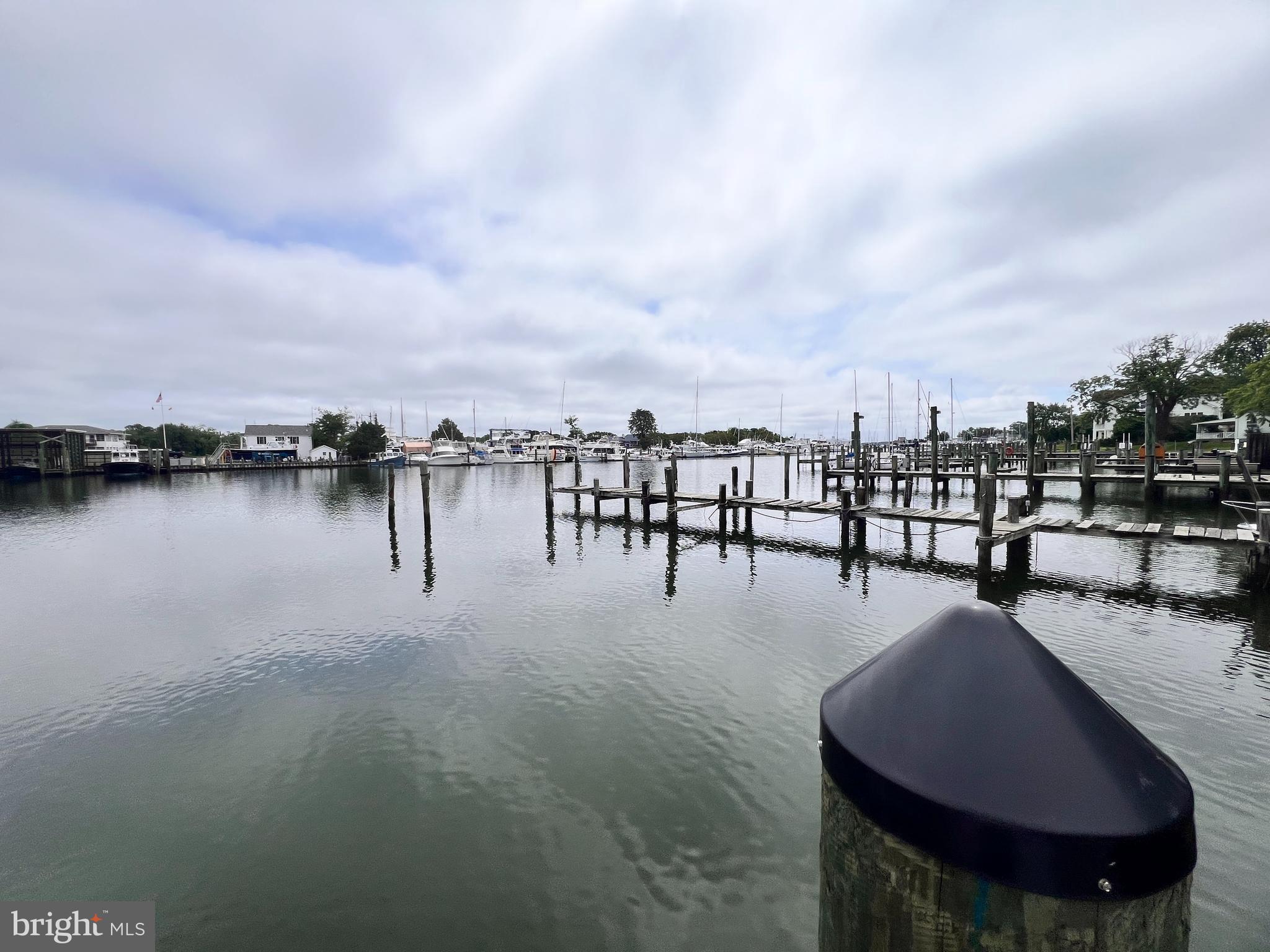 SOLOMONS ISLAND - Land