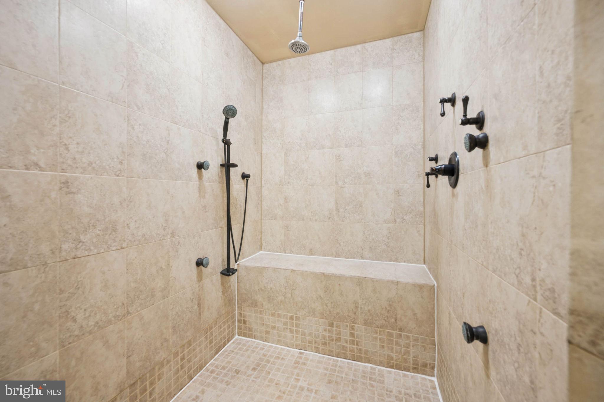 BUTCHERS HILL - Residential