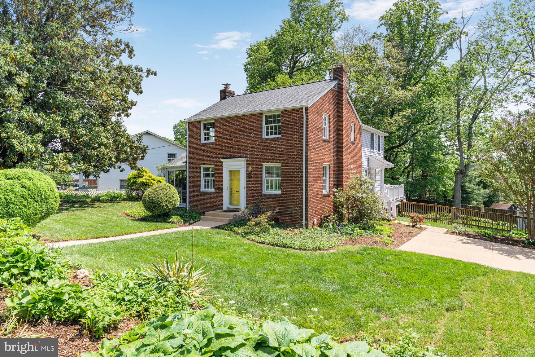 WALNUT HILL - Residential