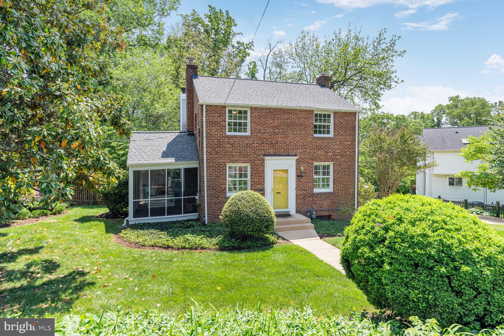 WALNUT HILL - Residential