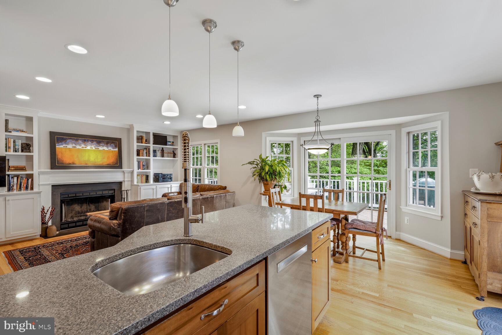 WALNUT HILL - Residential