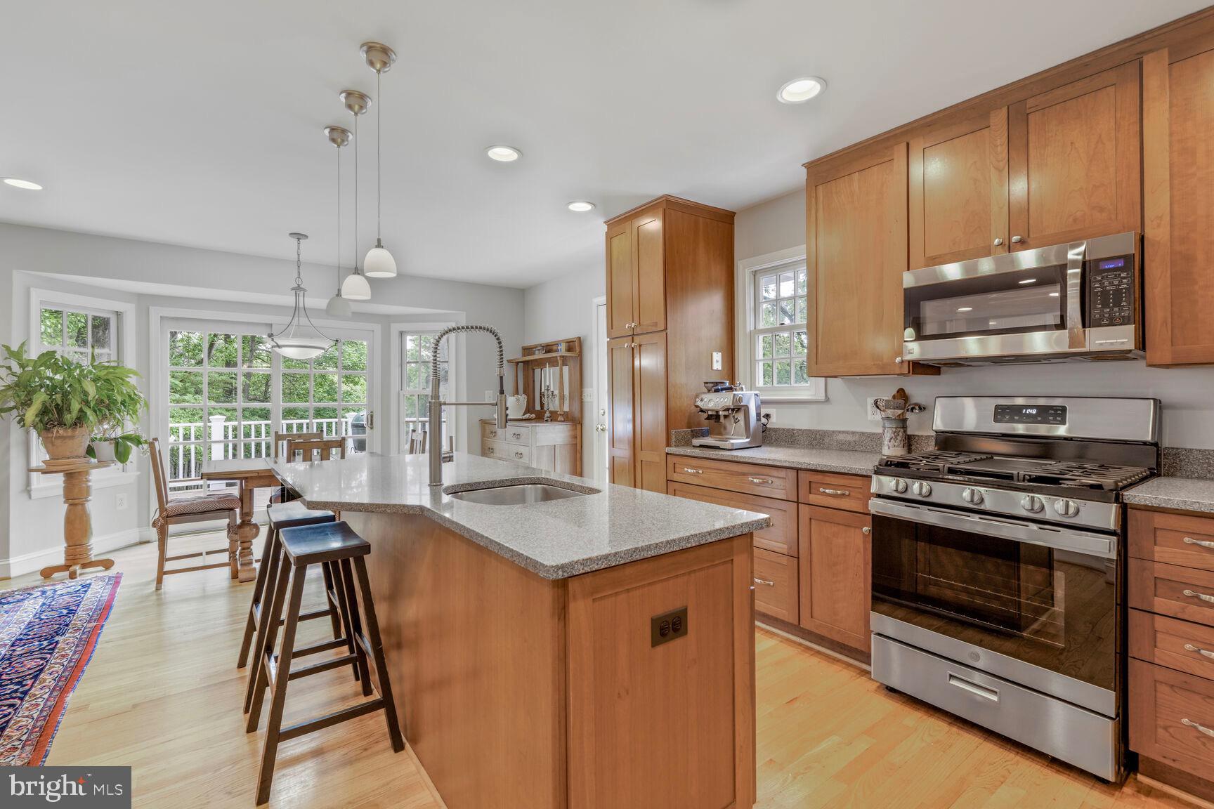 WALNUT HILL - Residential